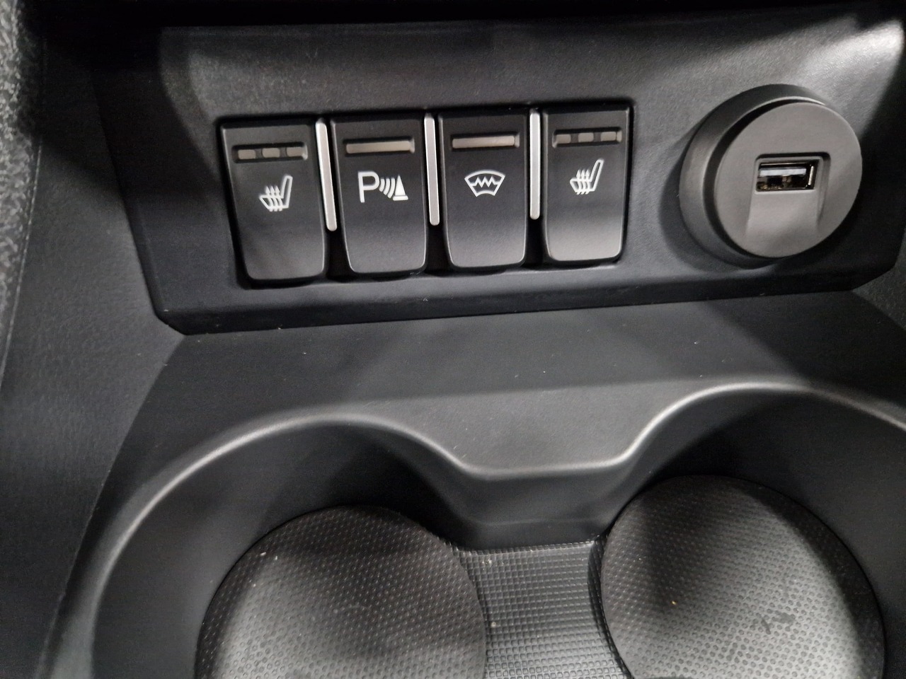 Легковой автотранспорт - LADA Largus 1.6 MT (106 л.с.)