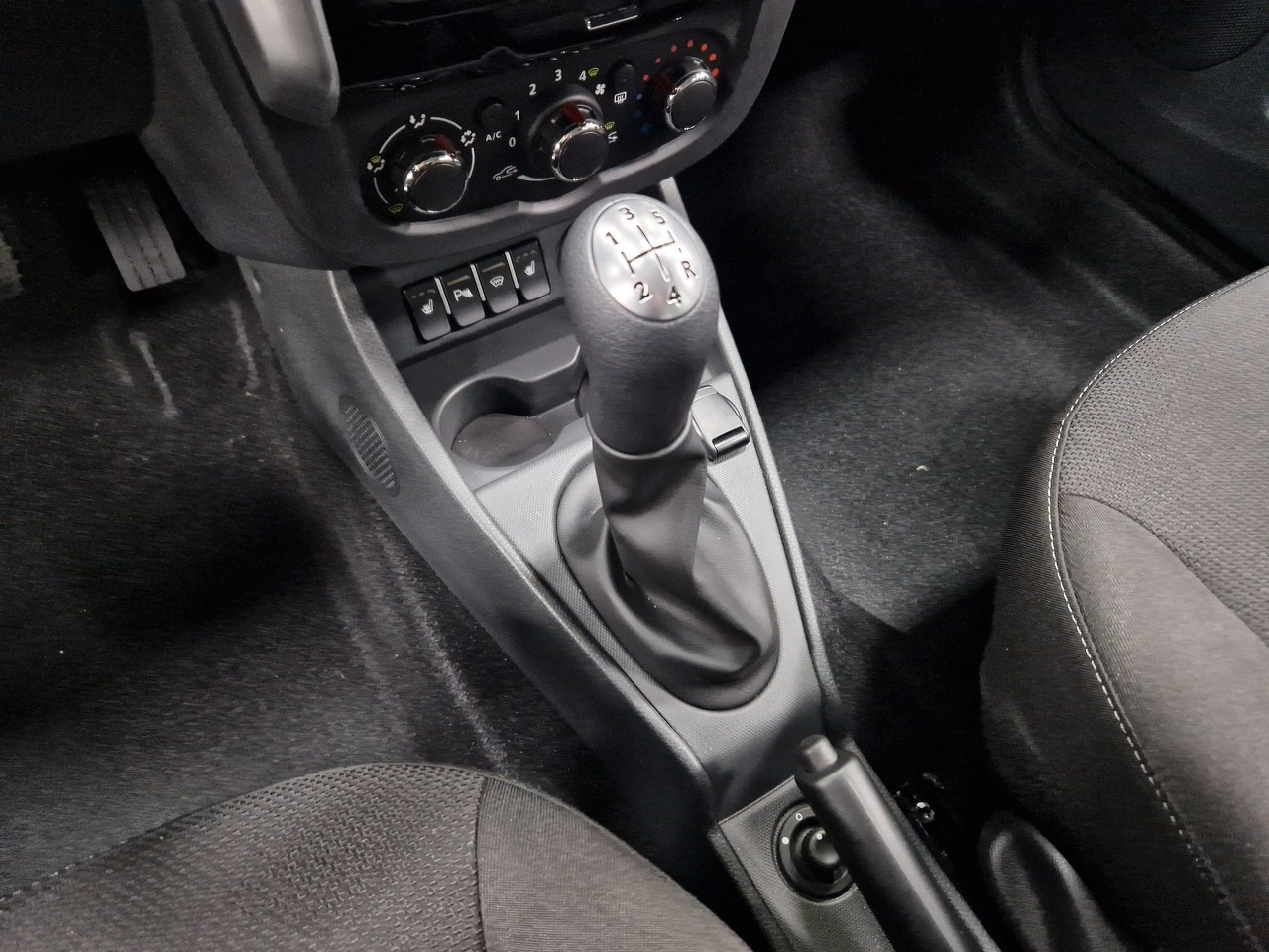 Легковой автотранспорт - LADA Largus 1.6 MT (106 л.с.)