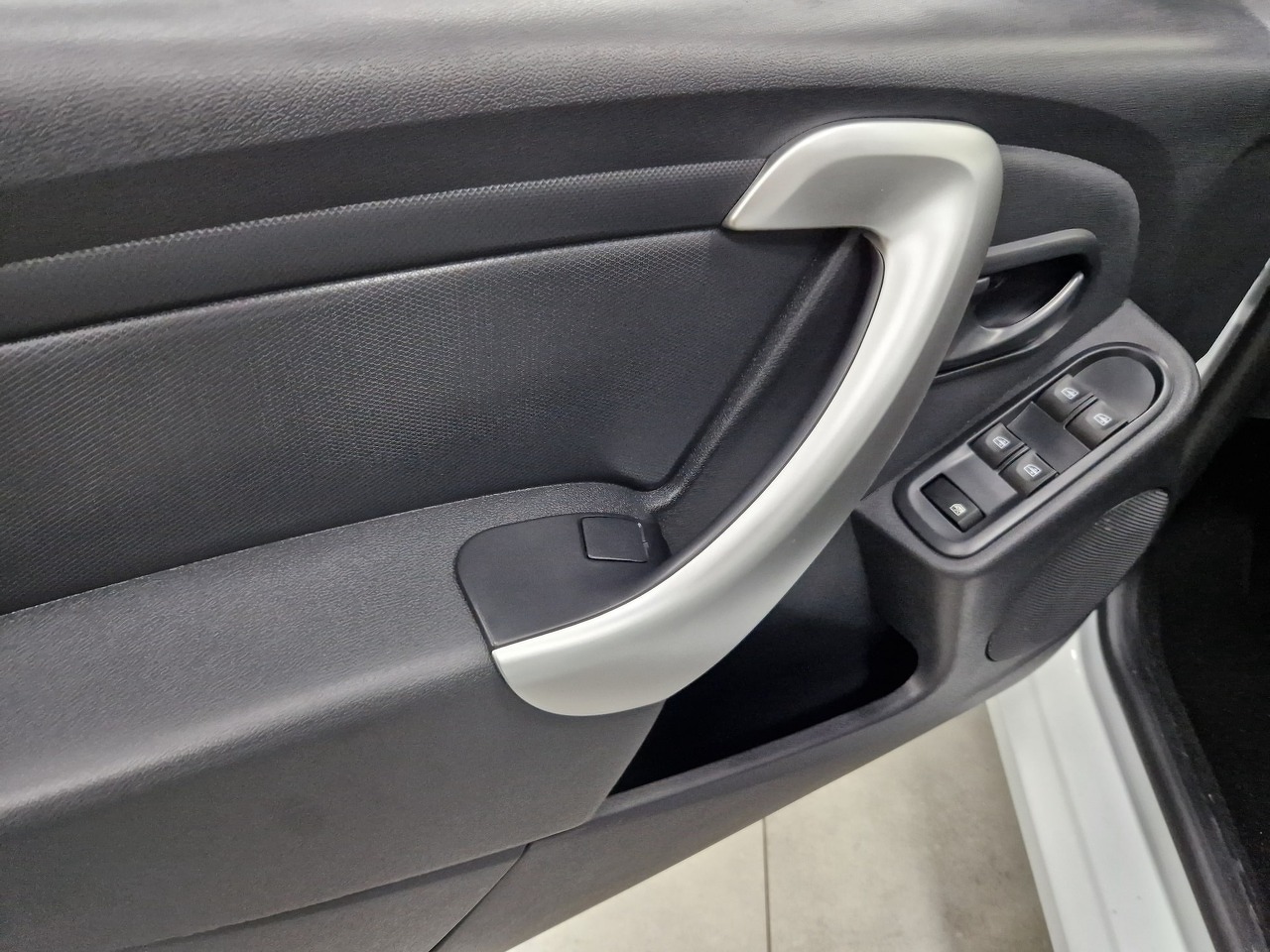 Легковой автотранспорт - LADA Largus 1.6 MT (106 л.с.)