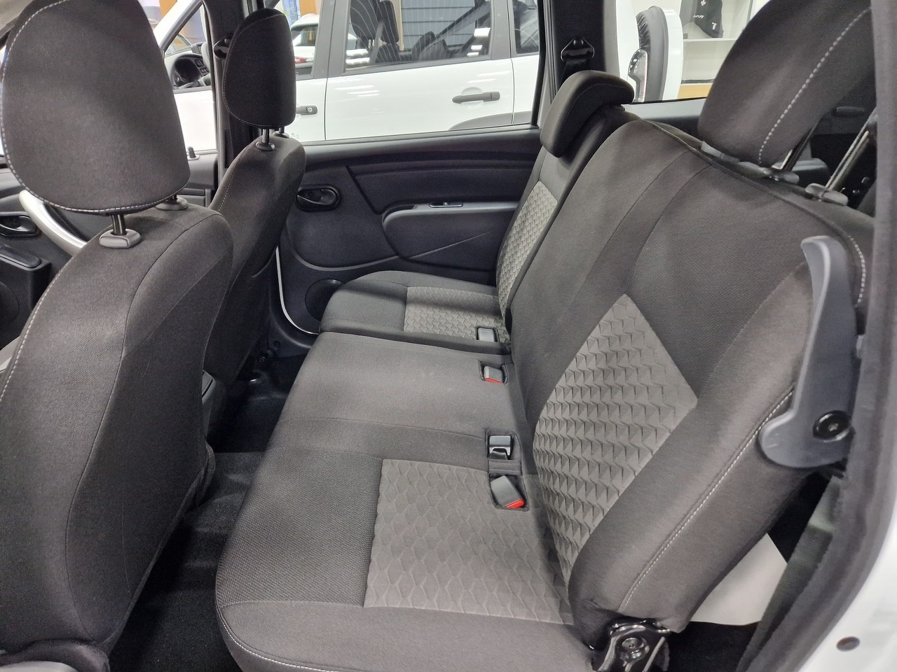 Легковой автотранспорт - LADA Largus 1.6 MT (106 л.с.)