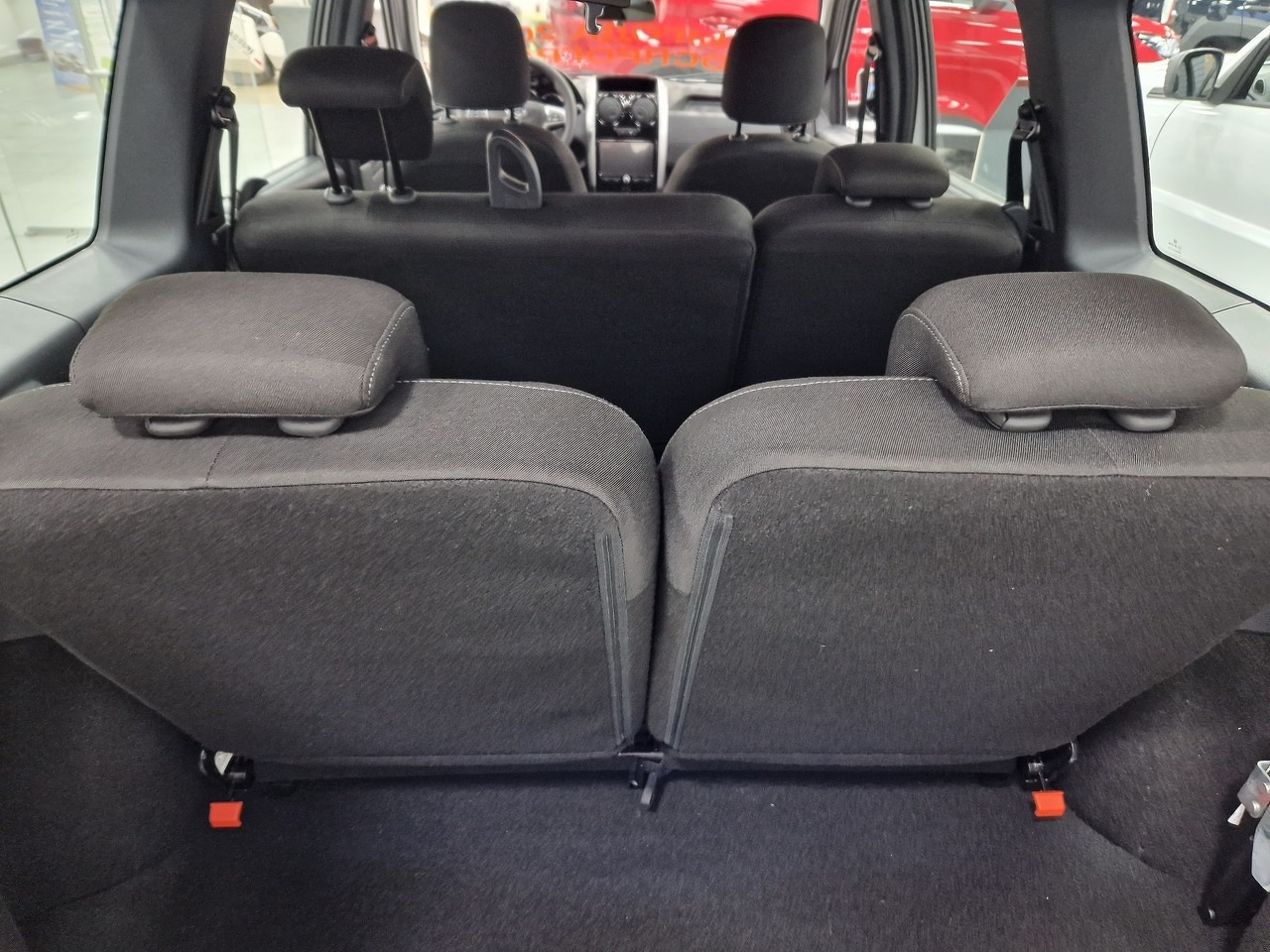 Легковой автотранспорт - LADA Largus 1.6 MT (106 л.с.)