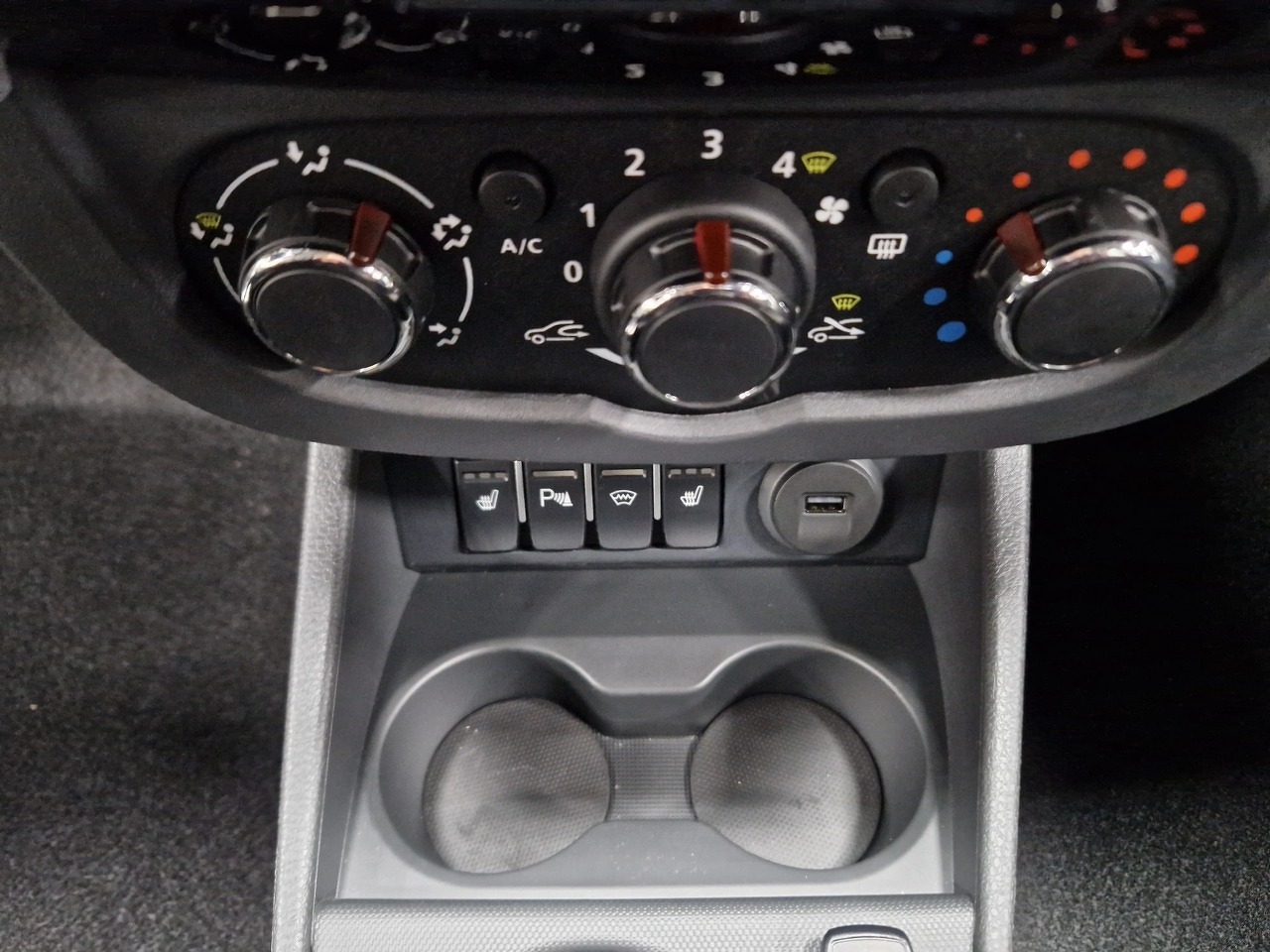 Легковой автотранспорт - LADA Largus 1.6 MT (106 л.с.)