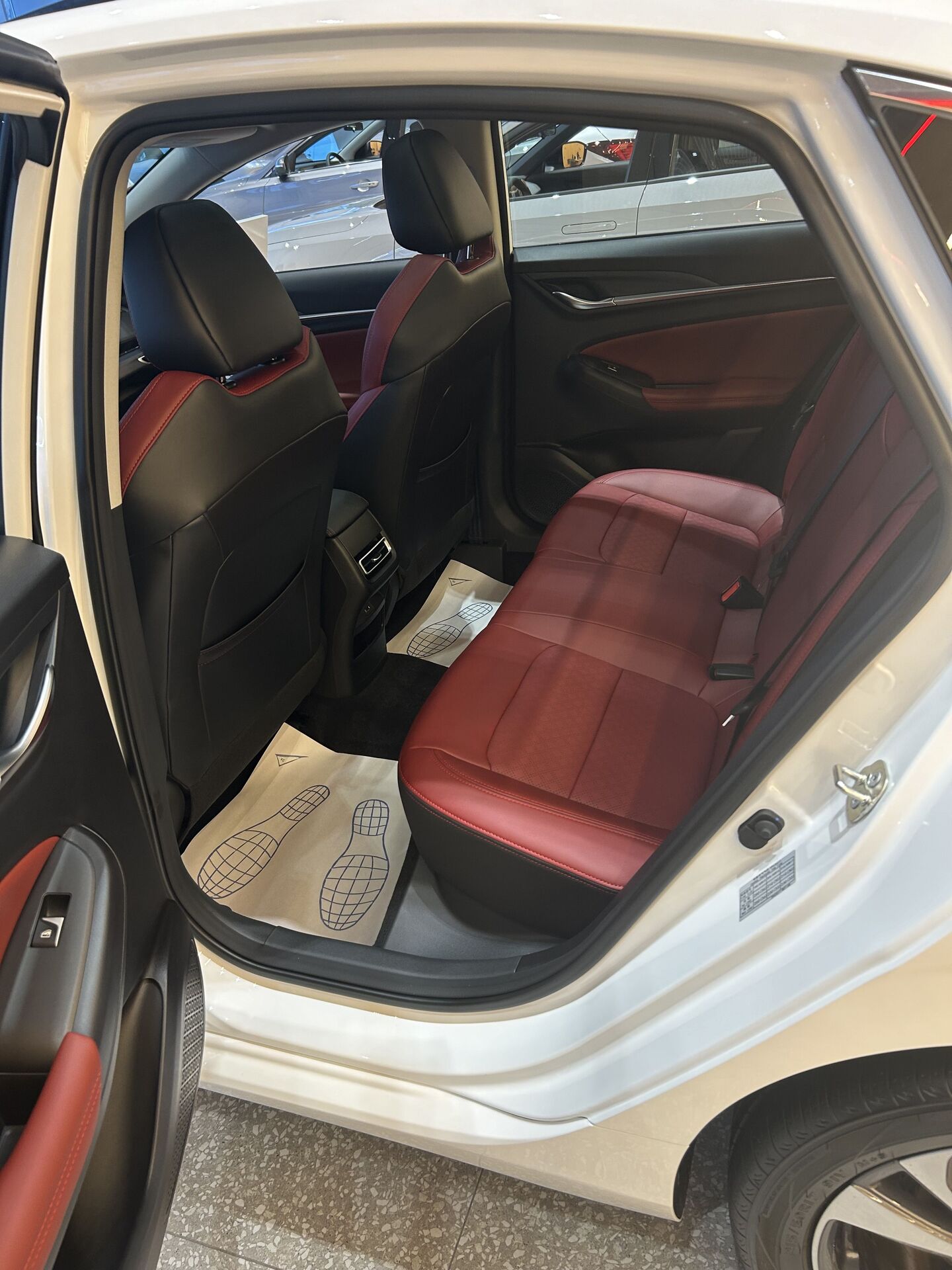 Легковой автотранспорт - CHANGAN Eado Plus 1.4 AMT (155 л.с.)