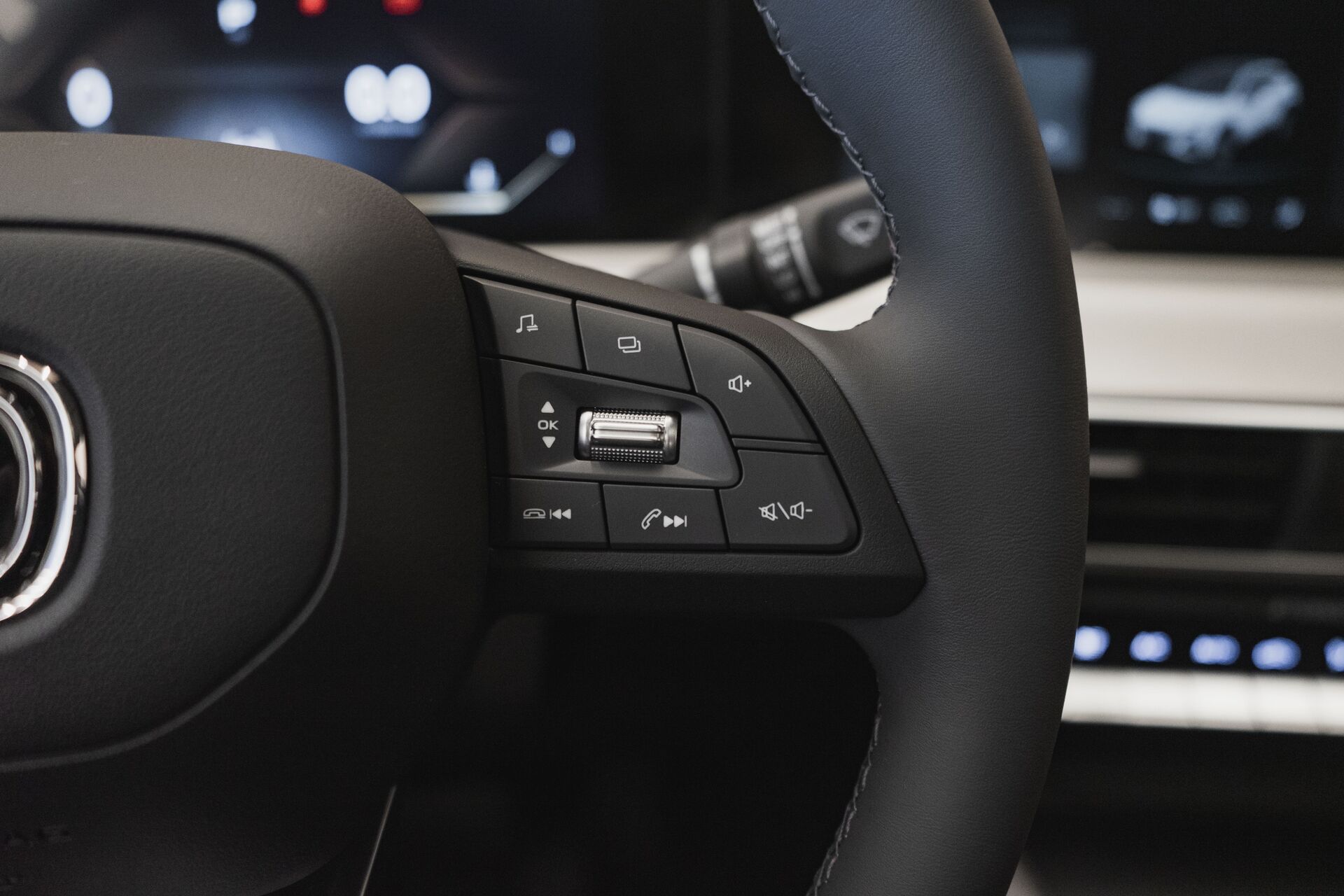 Легковой автотранспорт - CHANGAN UNI-T 1.5 AMT (167 л.с.)