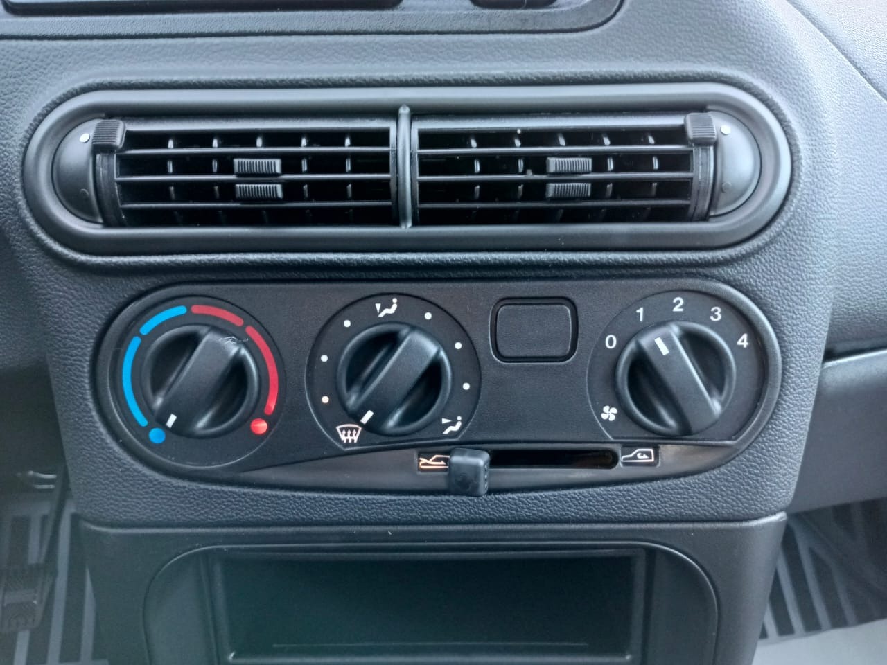 Легковой автотранспорт - LADA Niva Travel 1.7 MT (83 л.с.) 4WD