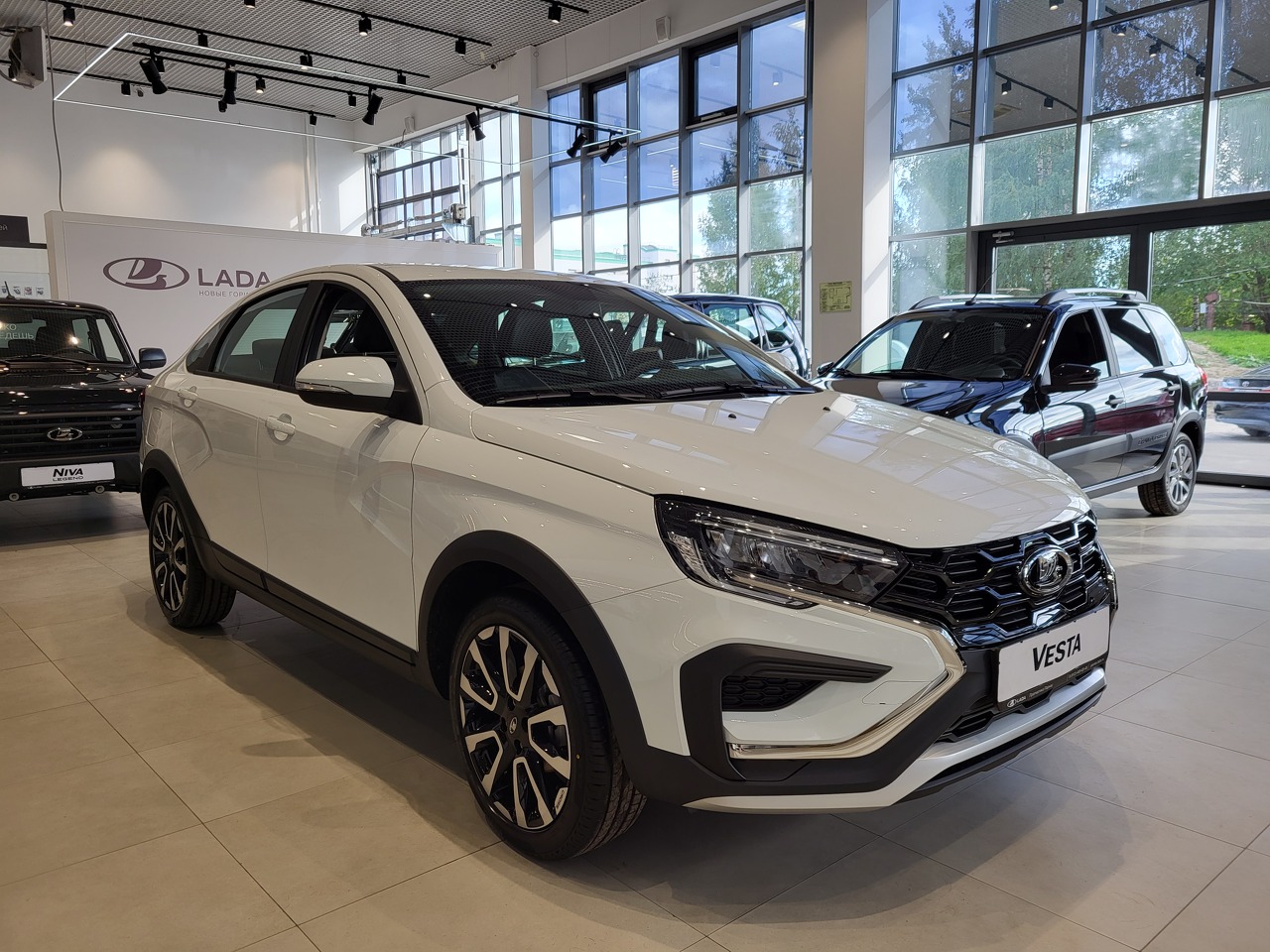 Легковой автотранспорт - Vesta Cross 1.6 MT (106 л.с.)