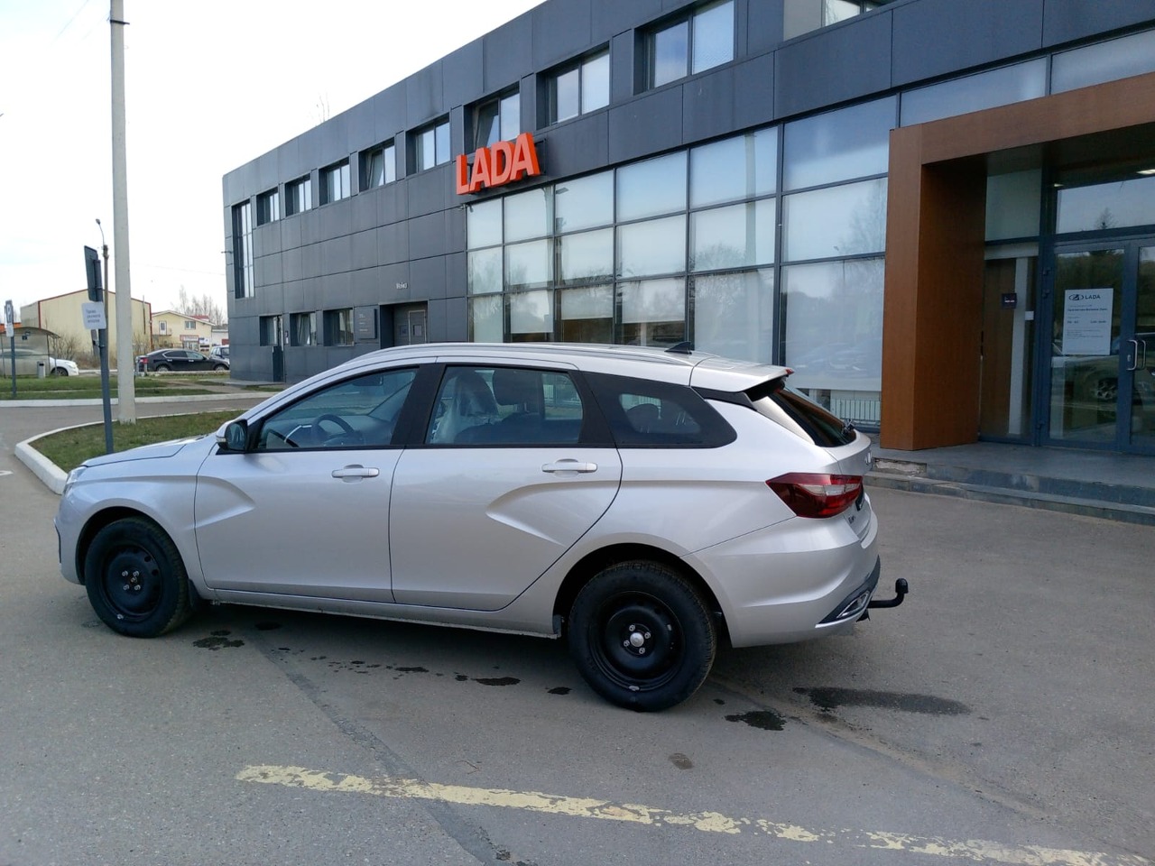 Легковой автотранспорт - LADA Vesta SW 1.6 CVT (106 л.с.)
