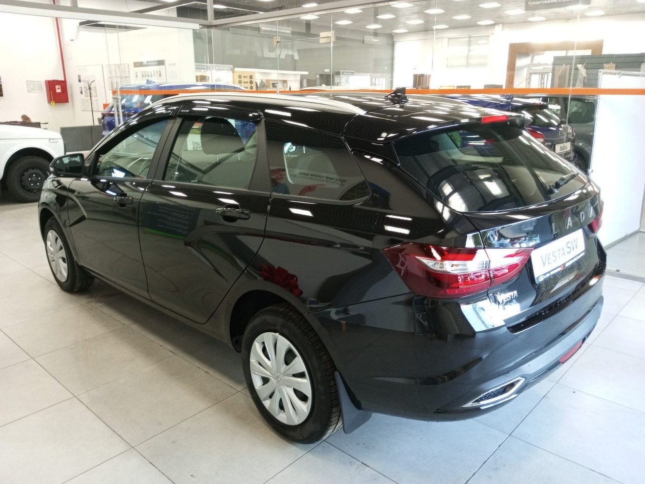 Легковой автотранспорт - LADA Vesta SW 1.8 CVT (122 л.с.)