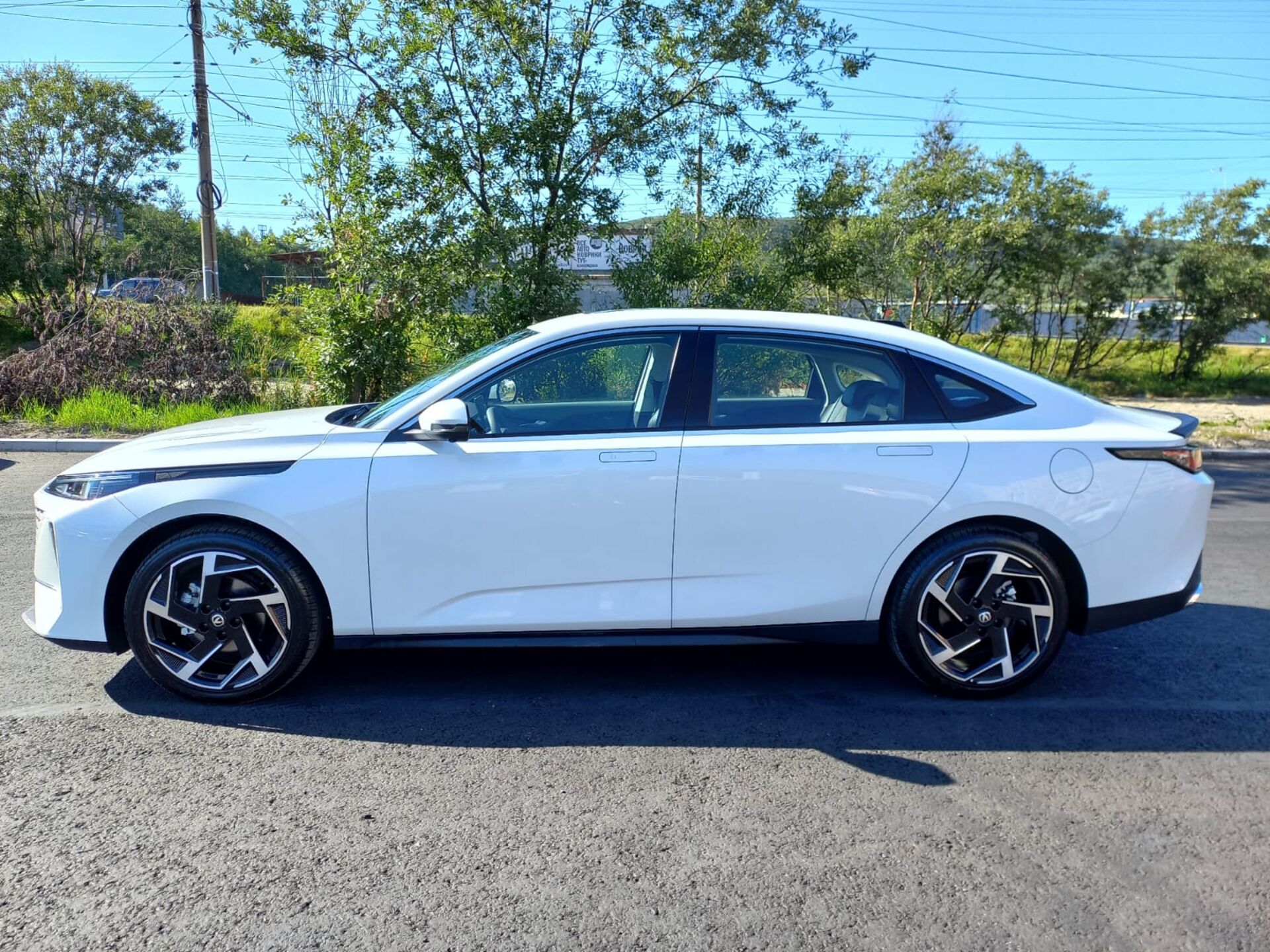 Легковой автотранспорт - CHANGAN Lamore 1.5 AMT (166 л.с.)