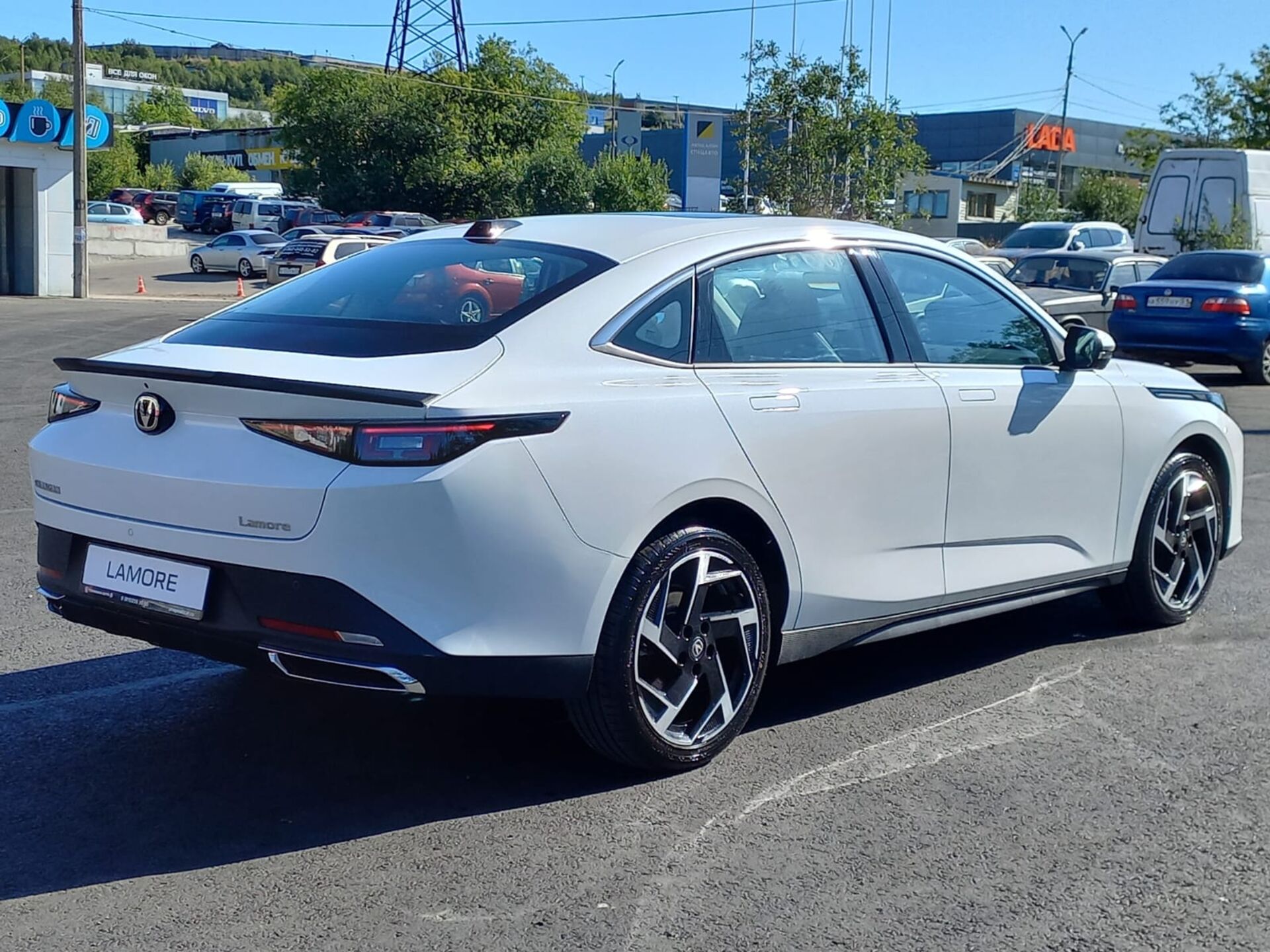 Легковой автотранспорт - CHANGAN Lamore 1.5 AMT (166 л.с.)