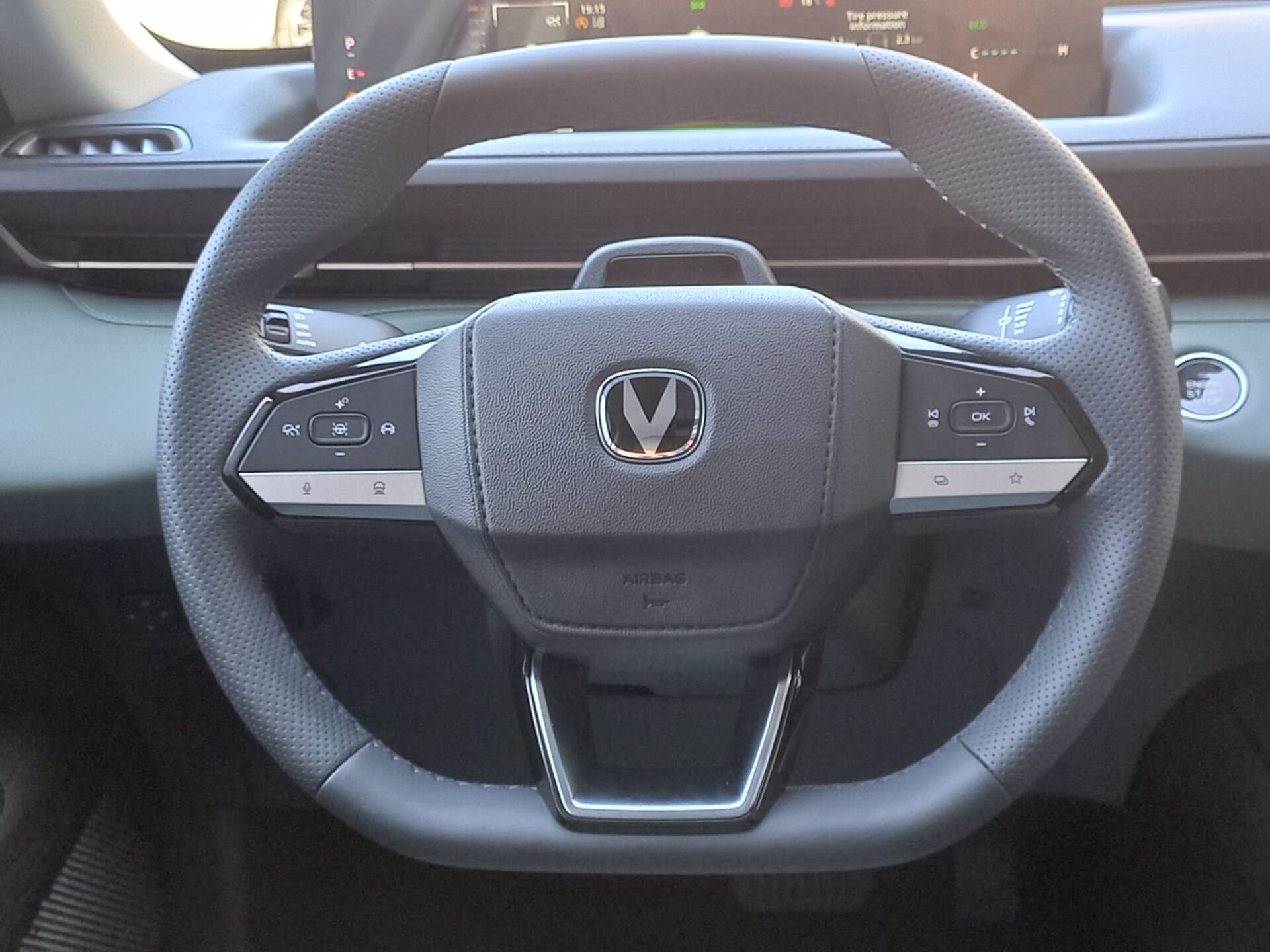 Легковой автотранспорт - CHANGAN Lamore 1.5 AMT (166 л.с.)