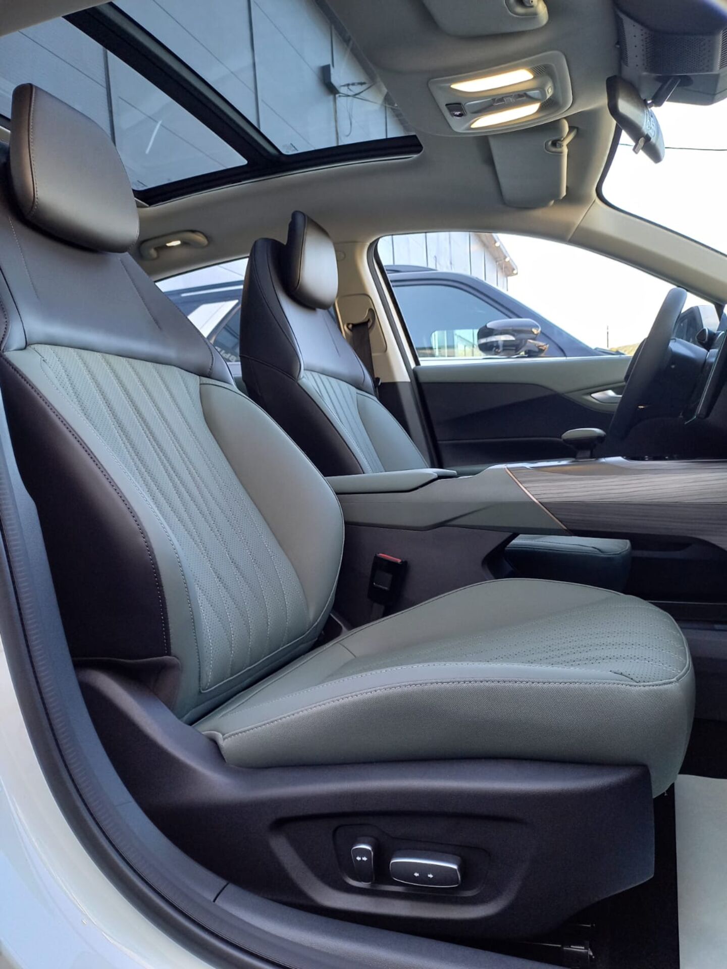 Легковой автотранспорт - CHANGAN Lamore 1.5 AMT (166 л.с.)