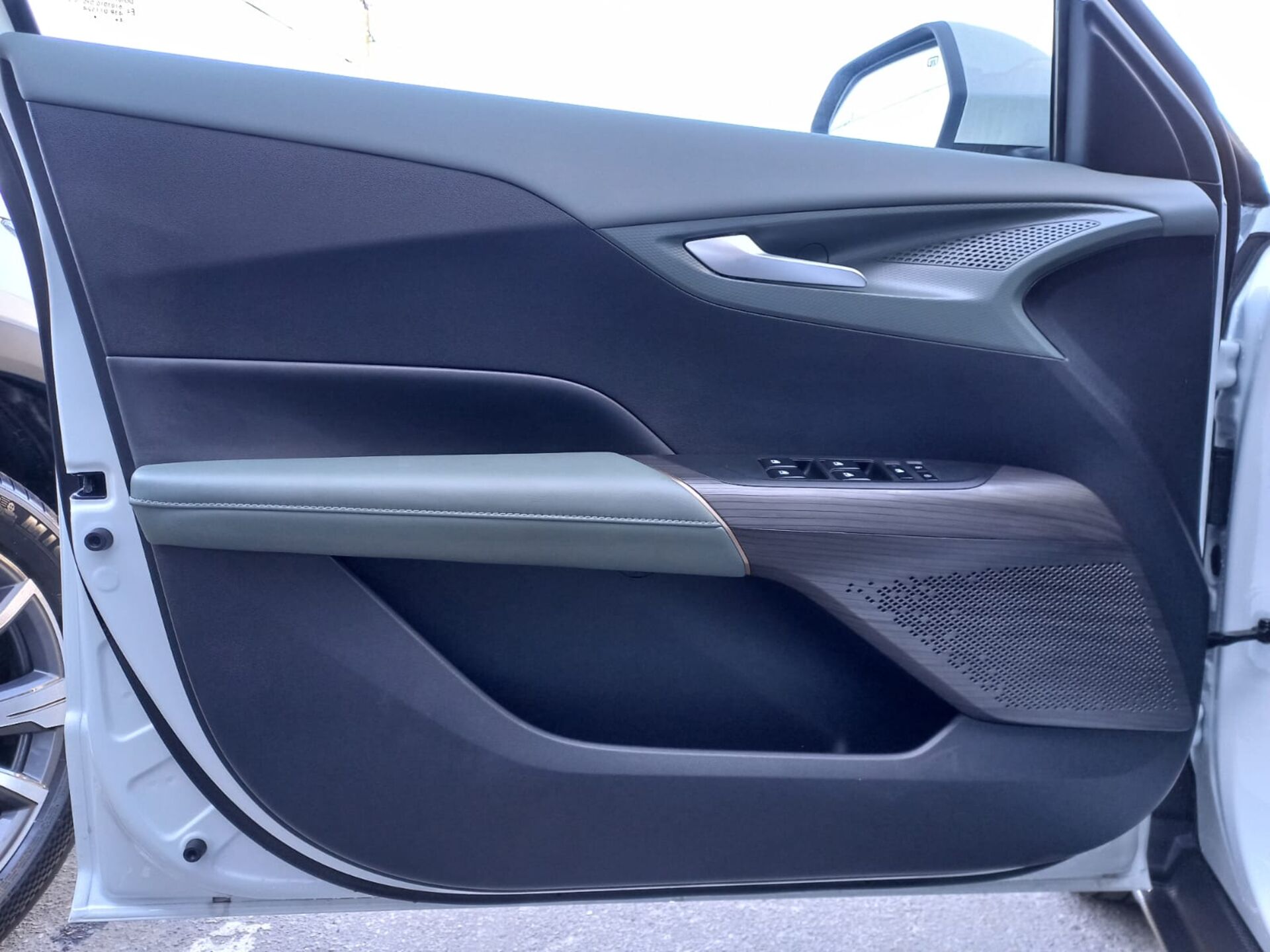 Легковой автотранспорт - CHANGAN Lamore 1.5 AMT (166 л.с.)