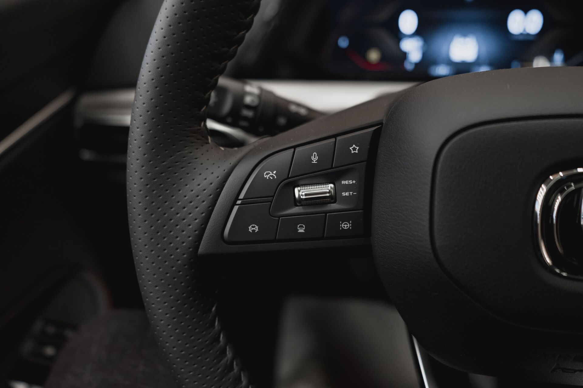 Легковой автотранспорт - CHANGAN UNI-T 1.5 AMT (167 л.с.)