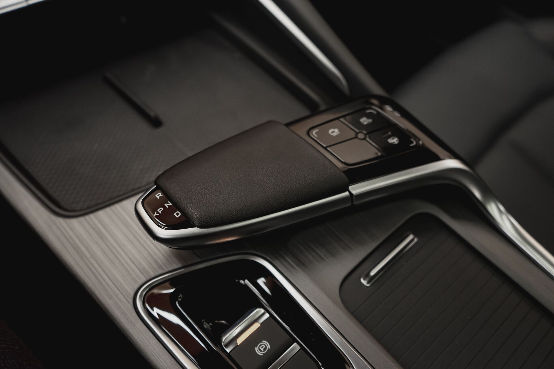 Легковой автотранспорт - CHANGAN UNI-T 1.5 AMT (167 л.с.)