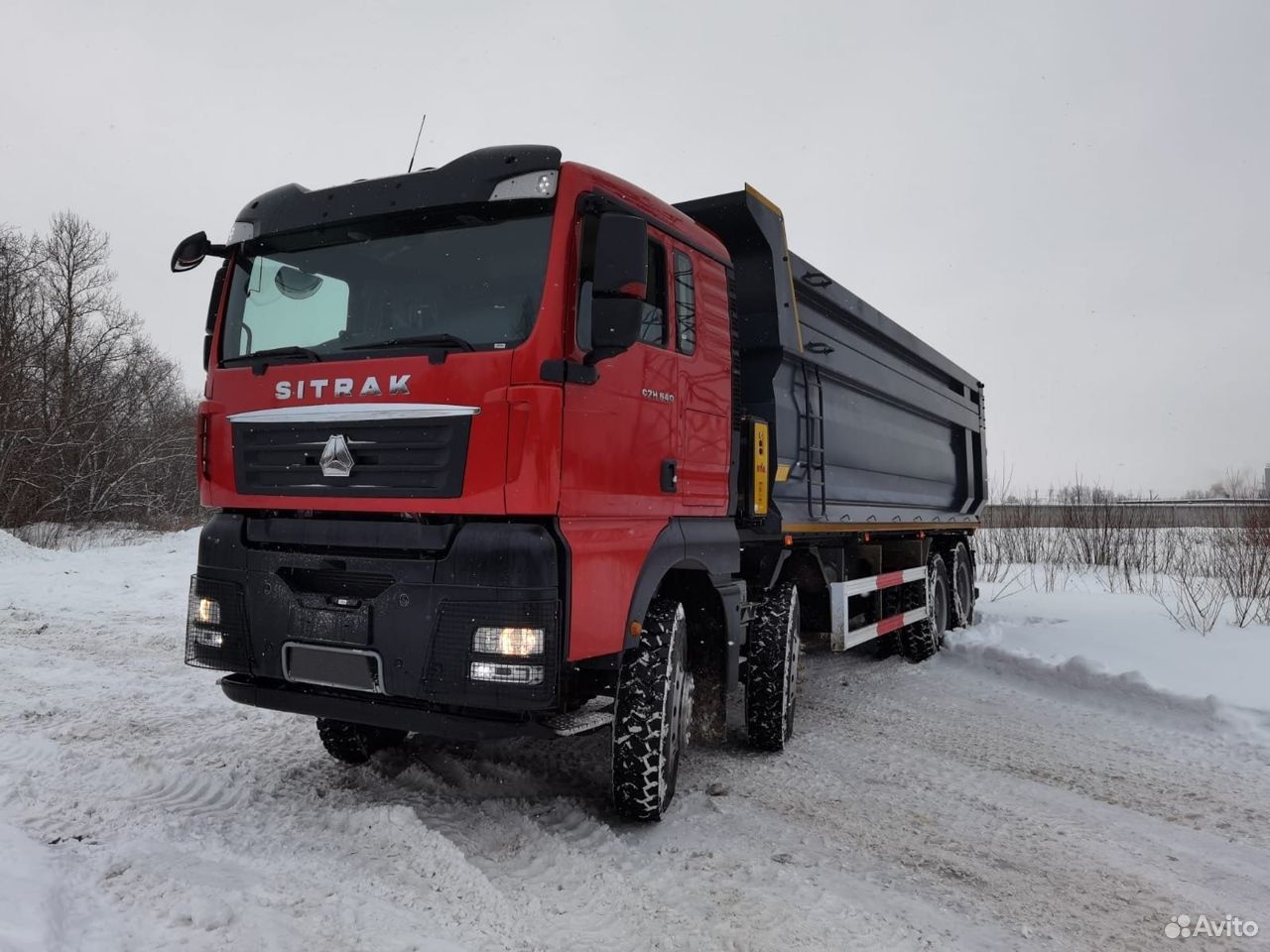 Грузовой автотранспорт - SITRAK C7H 8x4
