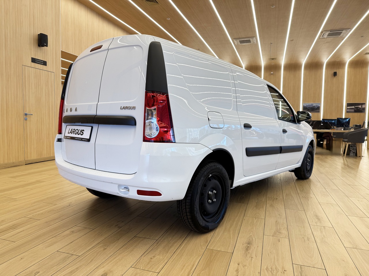 Легковой автотранспорт - LADA Largus 1.6 MT (106 л.с.)