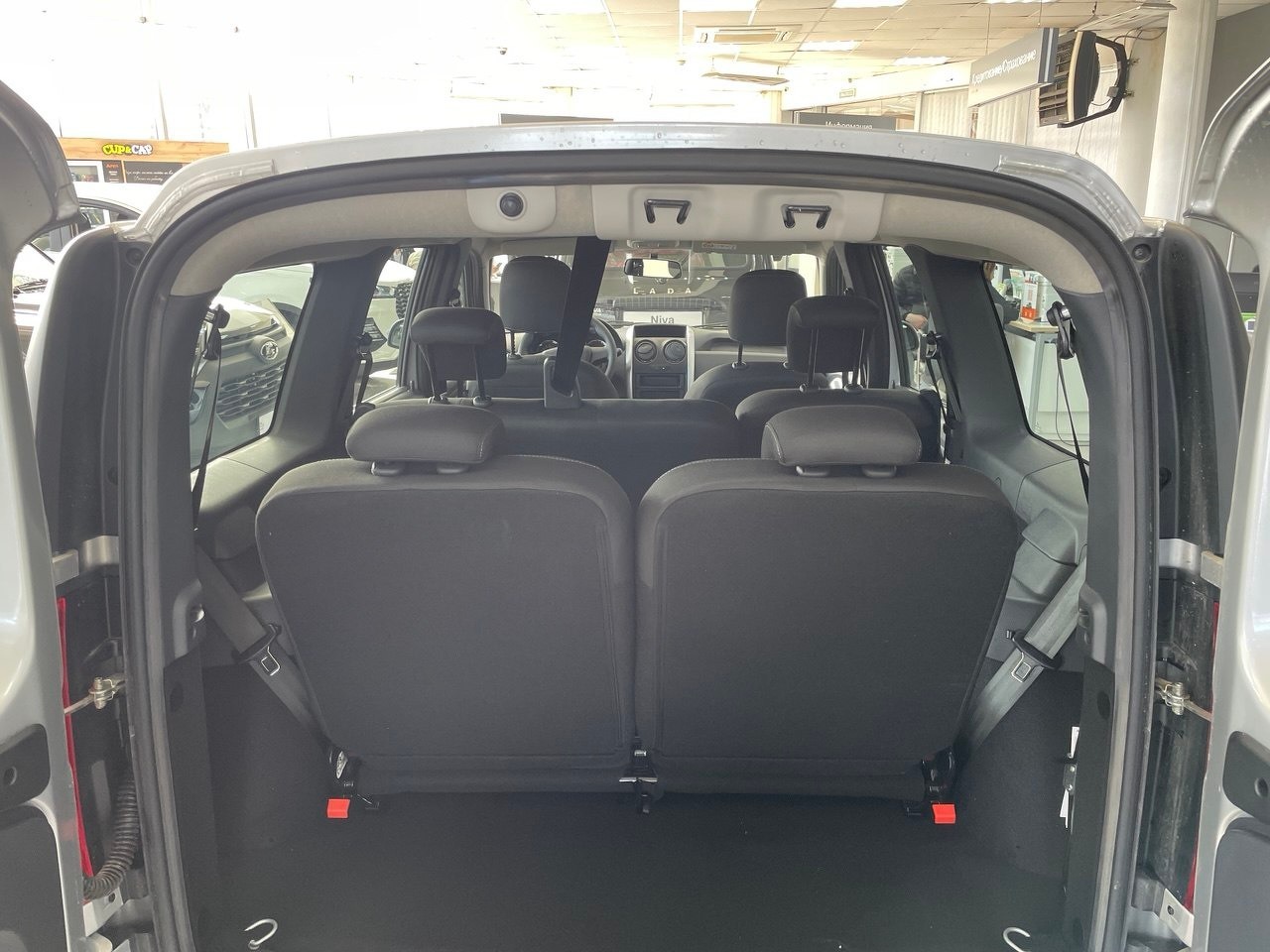 Легковой автотранспорт - LADA Largus 1.6 MT (90 л.с.)