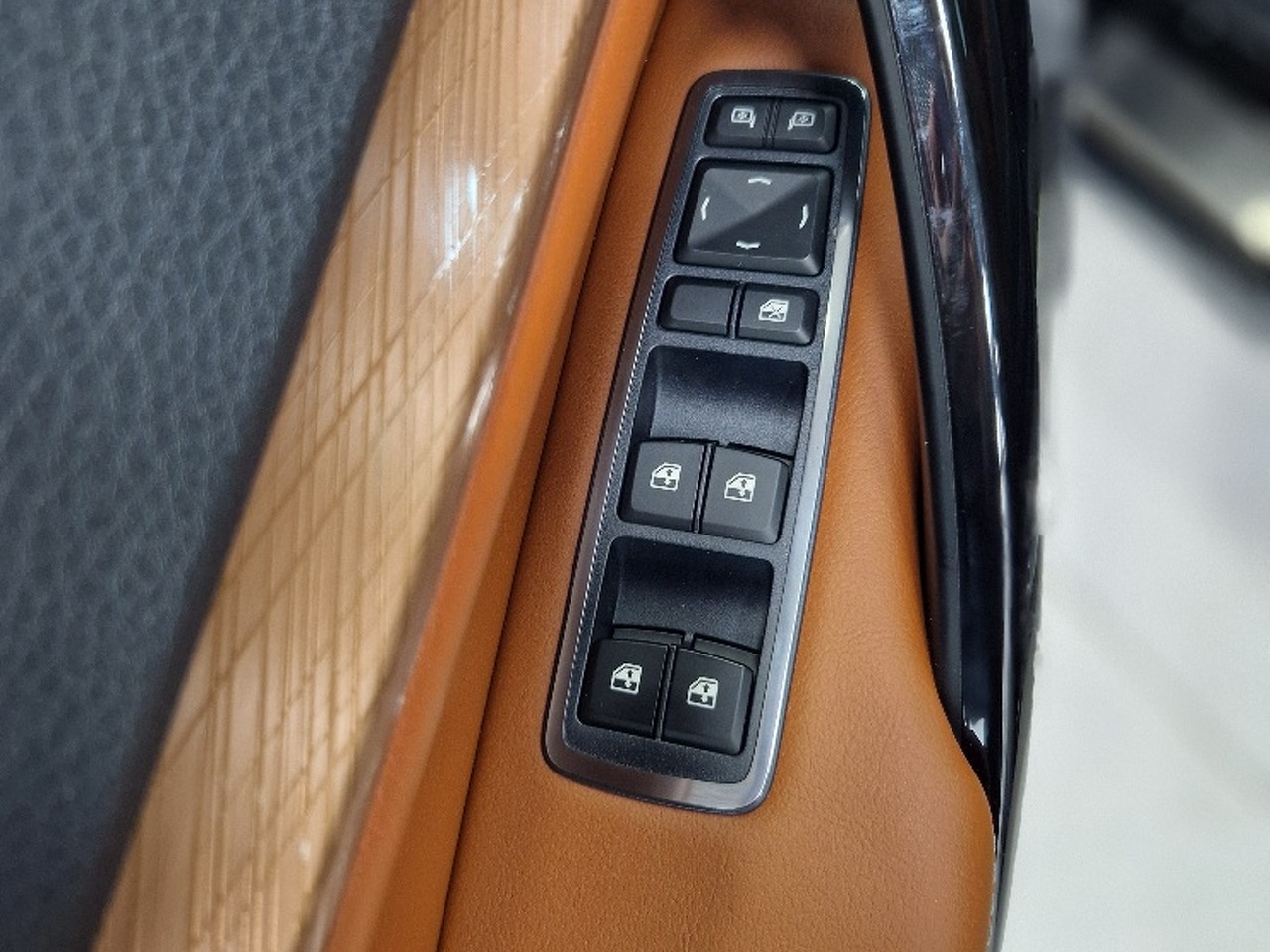 Легковой автотранспорт - LADA Vesta SW Cross 1.8 CVT (122 л.с.)