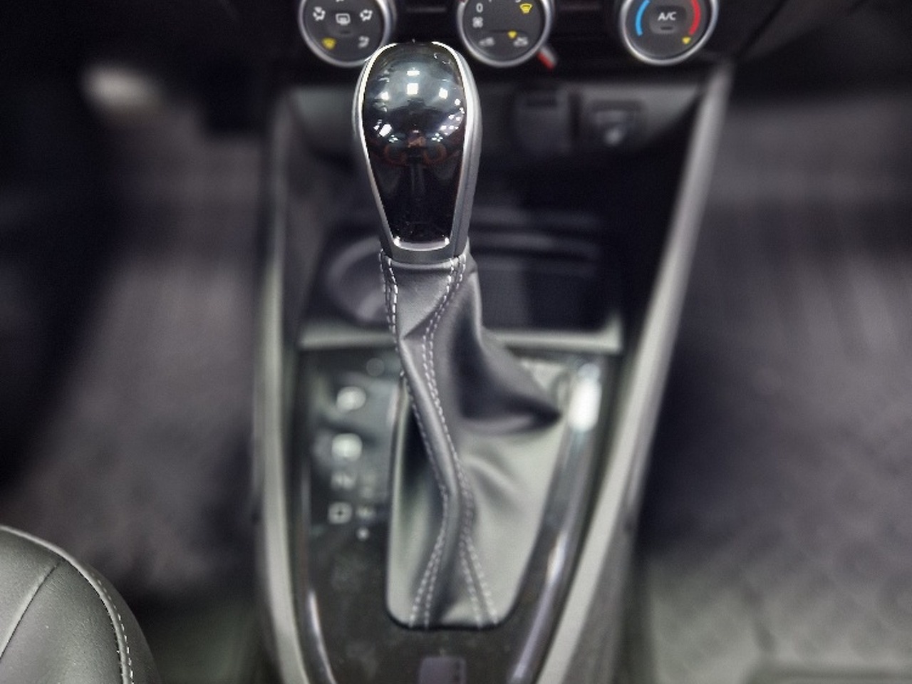 Легковой автотранспорт - LADA Vesta SW Cross 1.8 CVT (122 л.с.)