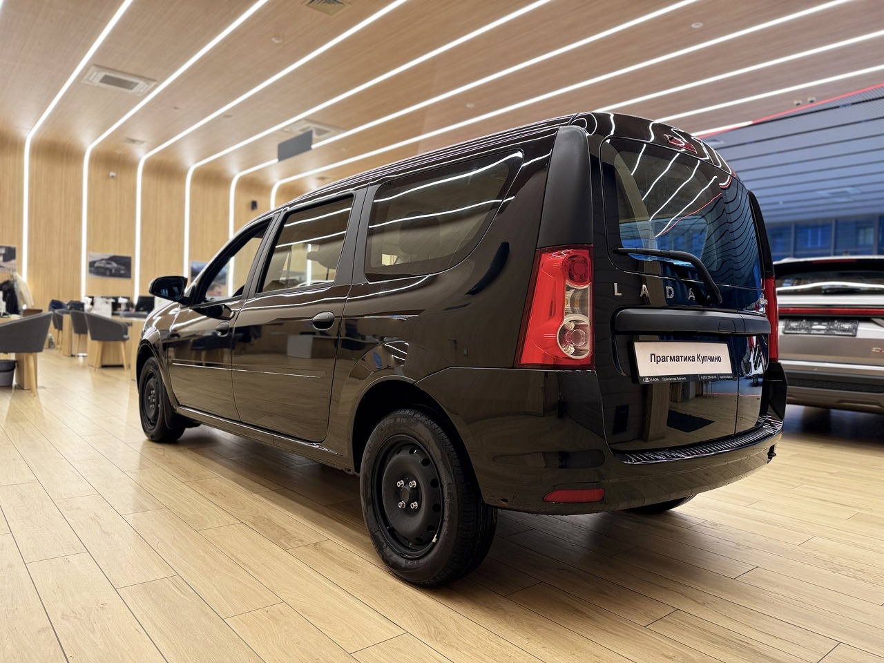 Легковой автотранспорт - LADA Largus 1.6 MT (90 л.с.)