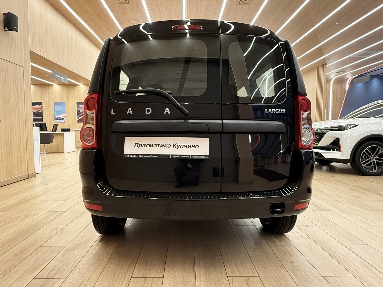 Легковой автотранспорт - LADA Largus 1.6 MT (90 л.с.)