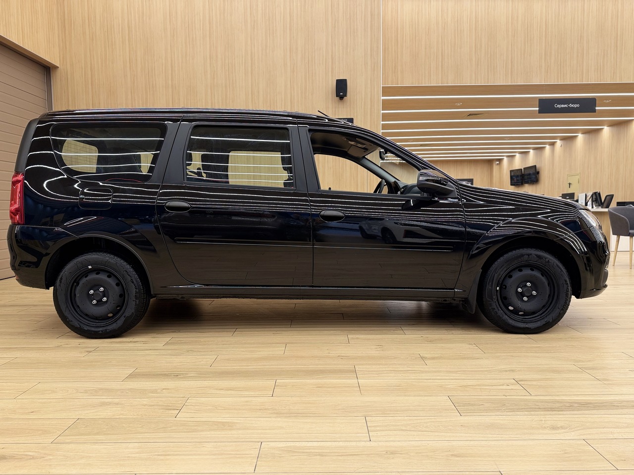 Легковой автотранспорт - LADA Largus 1.6 MT (90 л.с.)