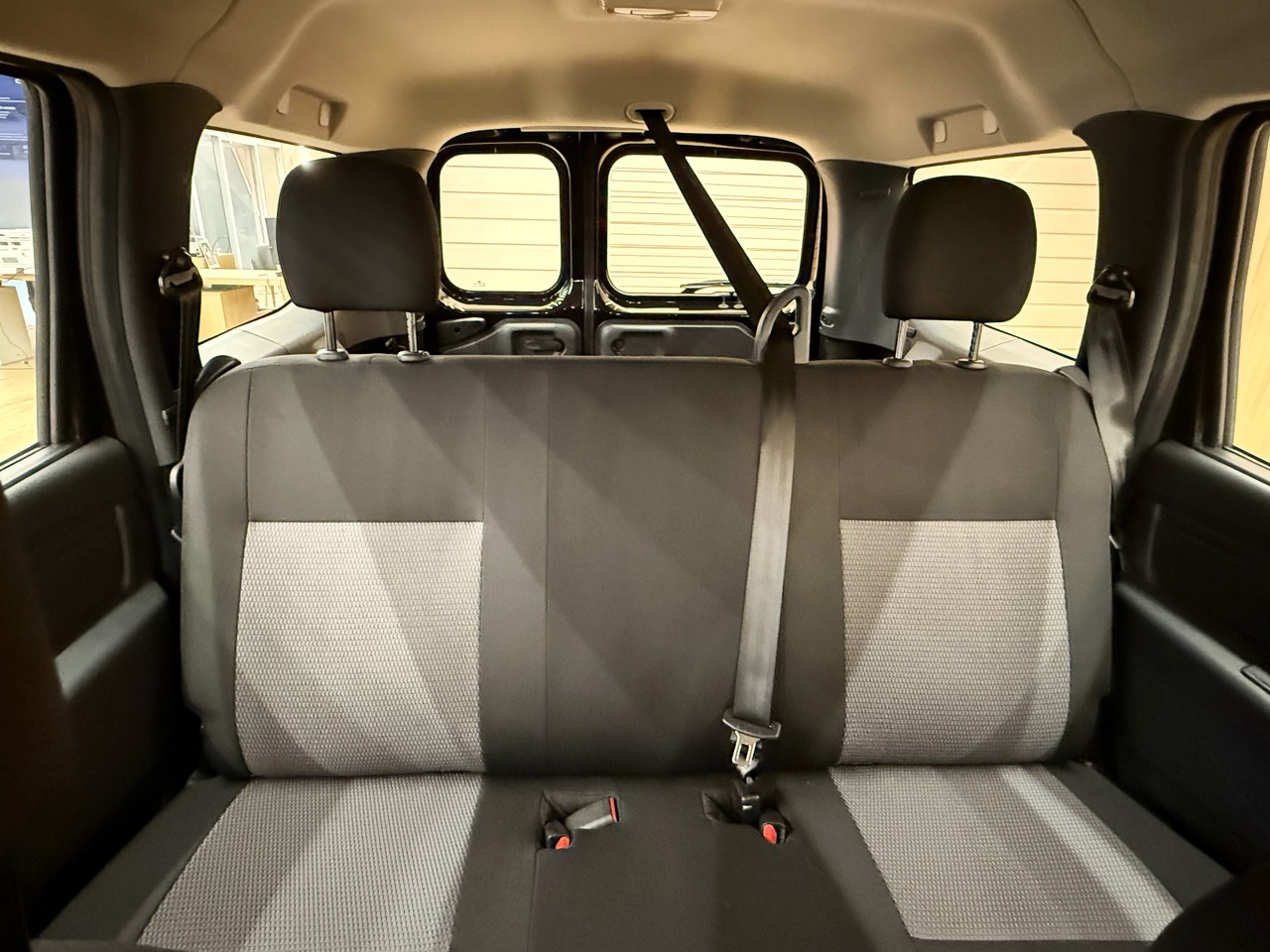 Легковой автотранспорт - LADA Largus 1.6 MT (90 л.с.)