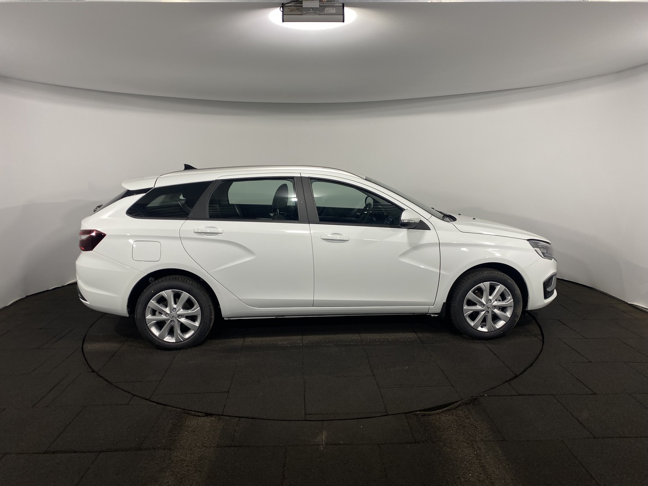 Легковой автотранспорт - LADA Vesta SW 1.8 MT (122 л.с.)