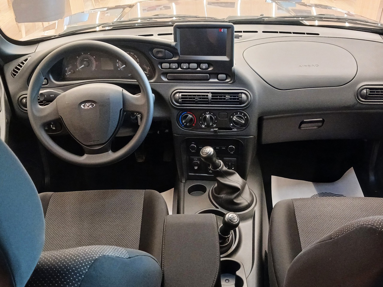 Легковой автотранспорт - LADA Niva Travel 1.7 MT (83 л.с.) 4WD