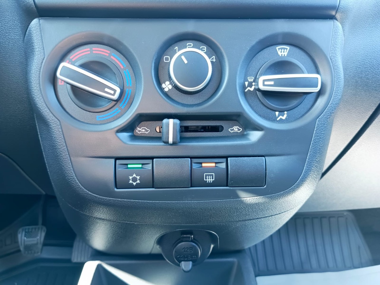 Легковой автотранспорт - LADA Granta 1.6 MT (90 л.с.)