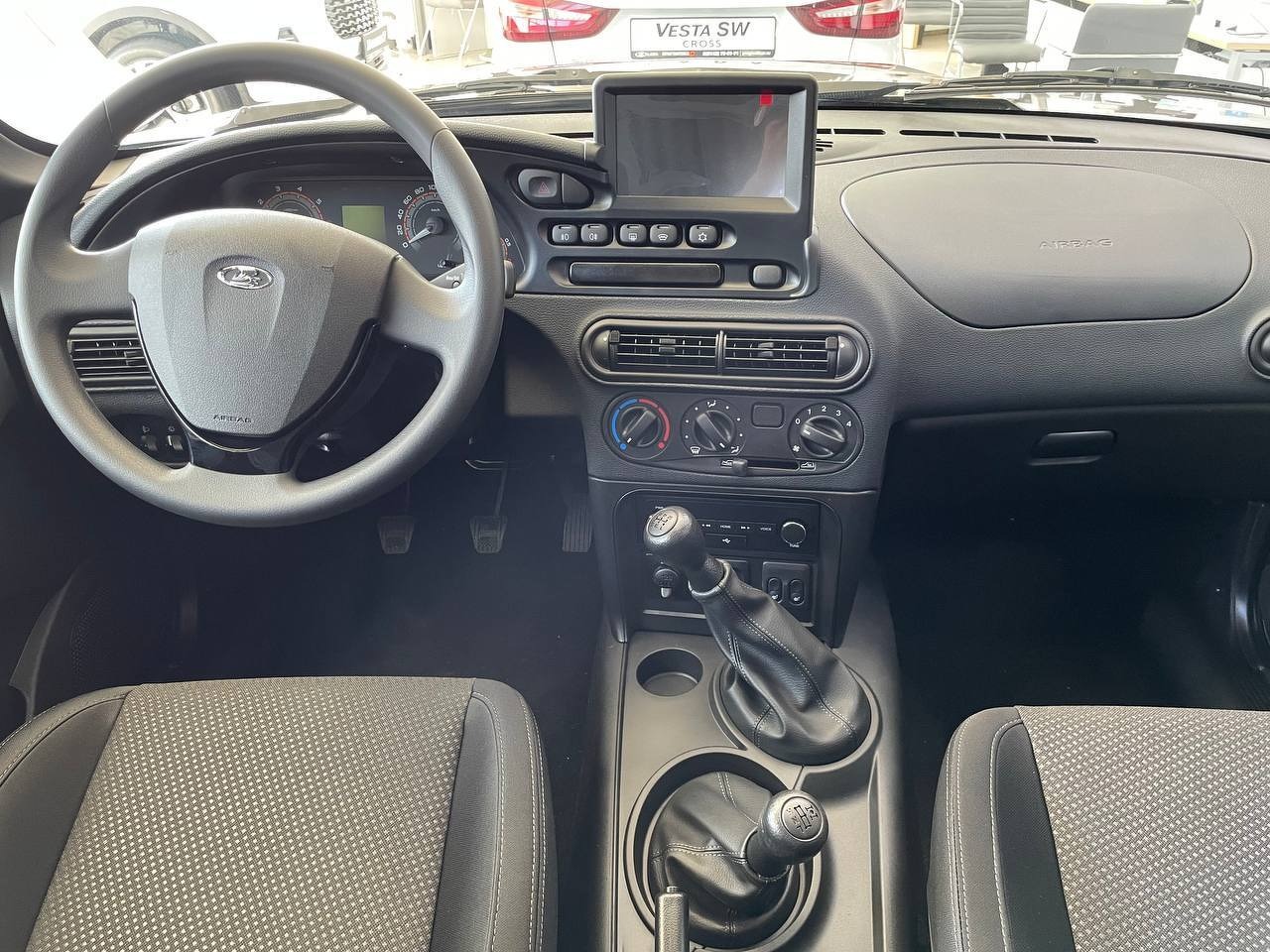 Легковой автотранспорт - LADA Niva Travel 1.7 MT (83 л.с.) 4WD