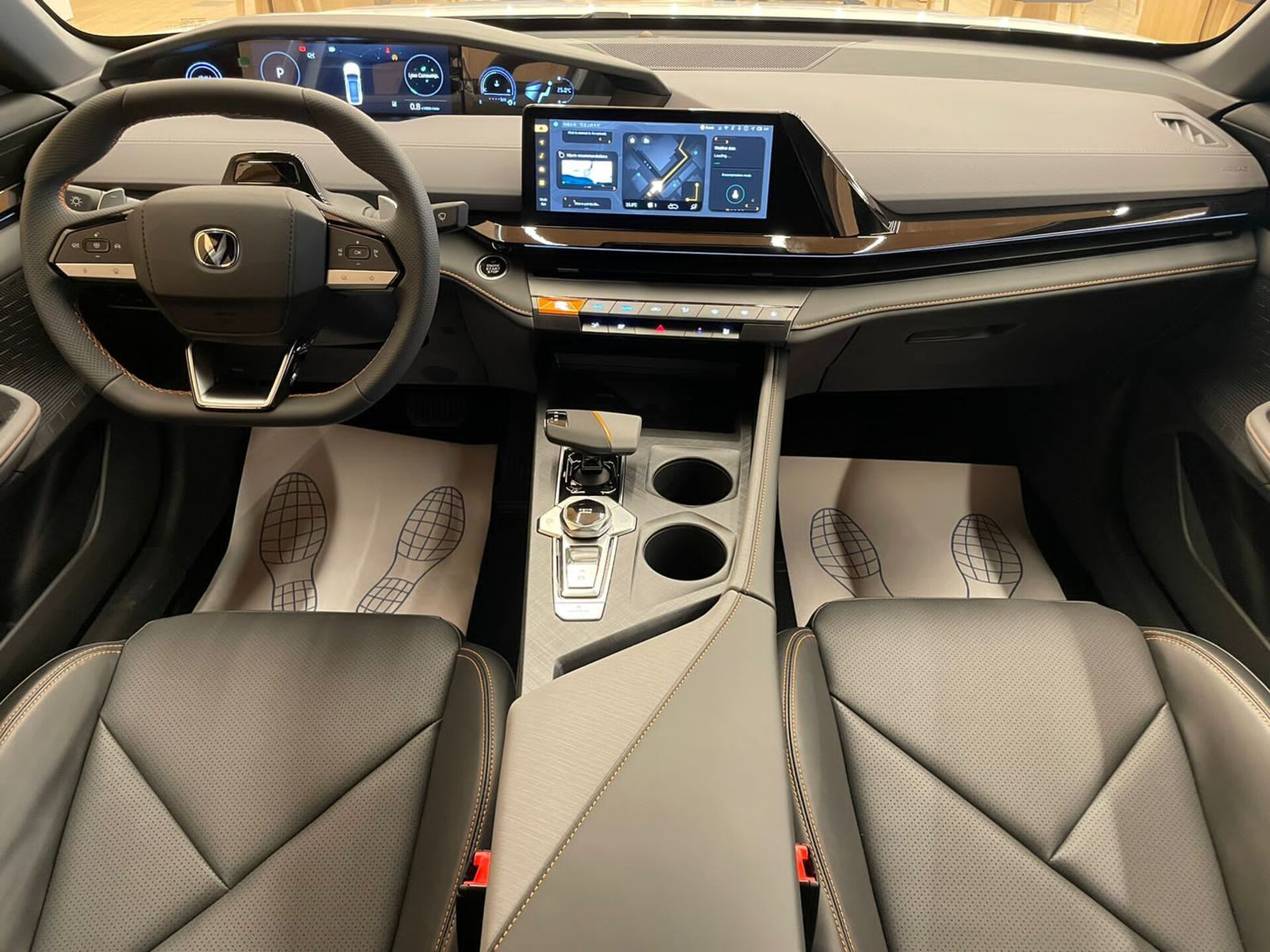 Легковой автотранспорт - CHANGAN UNI-V 1.5 AMT (181 л.с.)