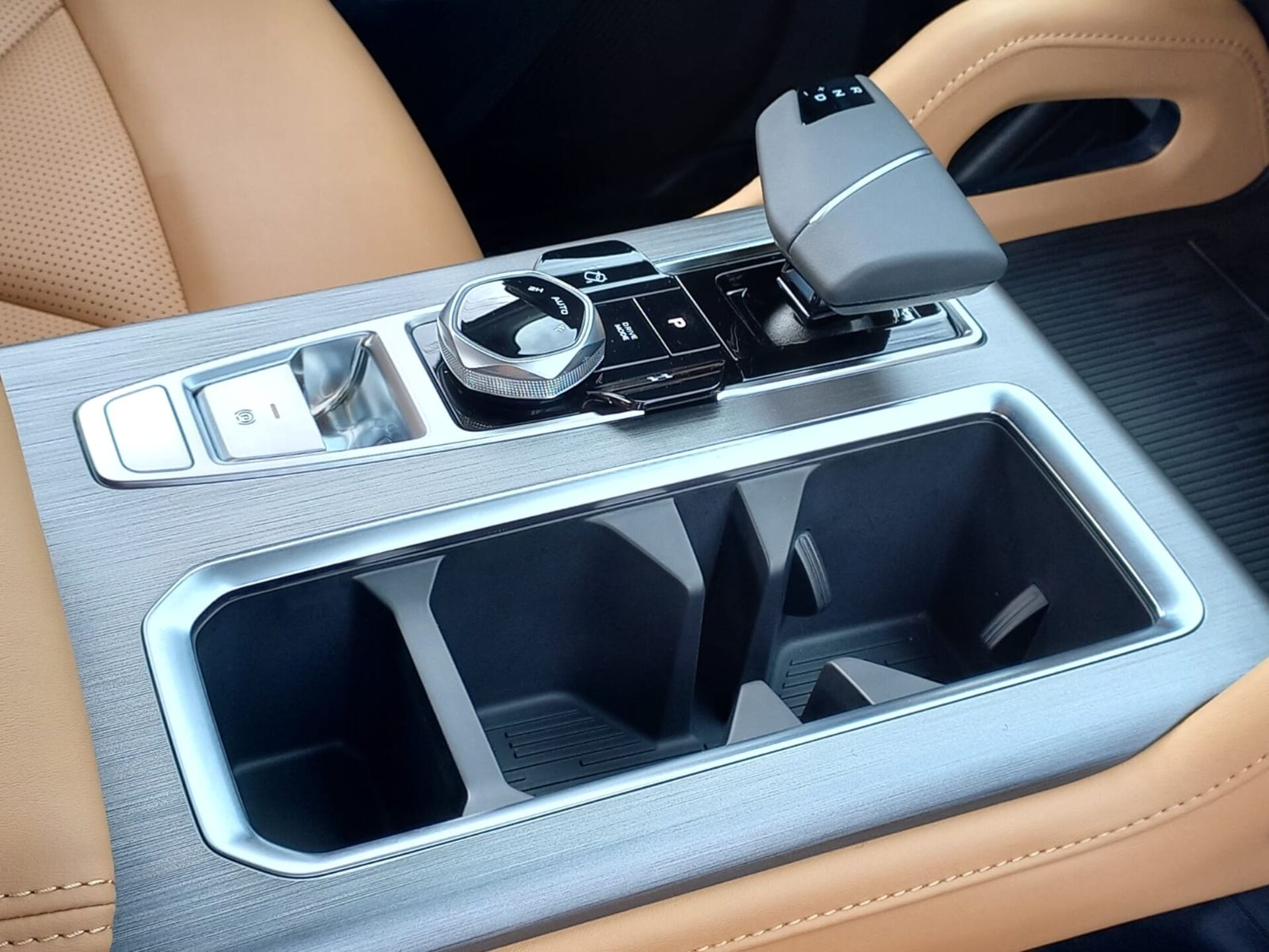 Легковой автотранспорт - CHANGAN Hunter Plus 2.0 AT (226 л.с.) 4WD