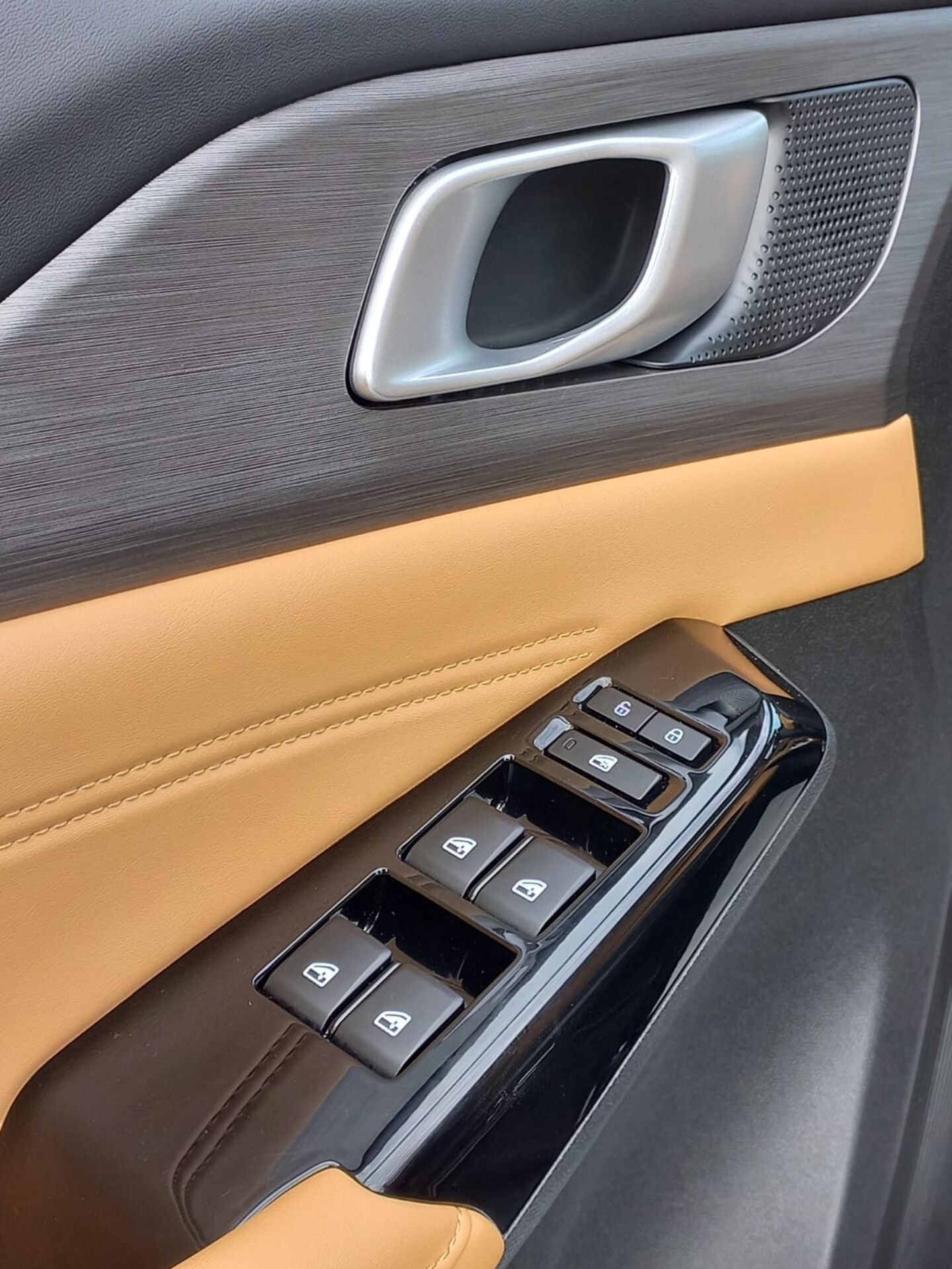 Легковой автотранспорт - CHANGAN Hunter Plus 2.0 AT (226 л.с.) 4WD