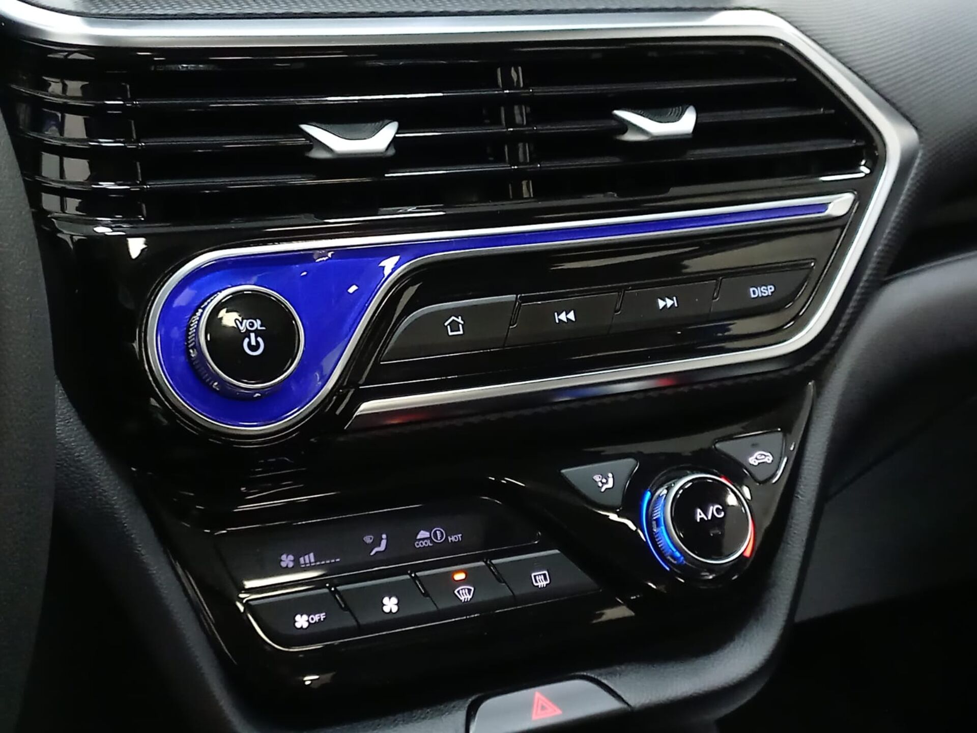 Легковой автотранспорт - CHANGAN Alsvin 1.5 AMT (98 л.с.)