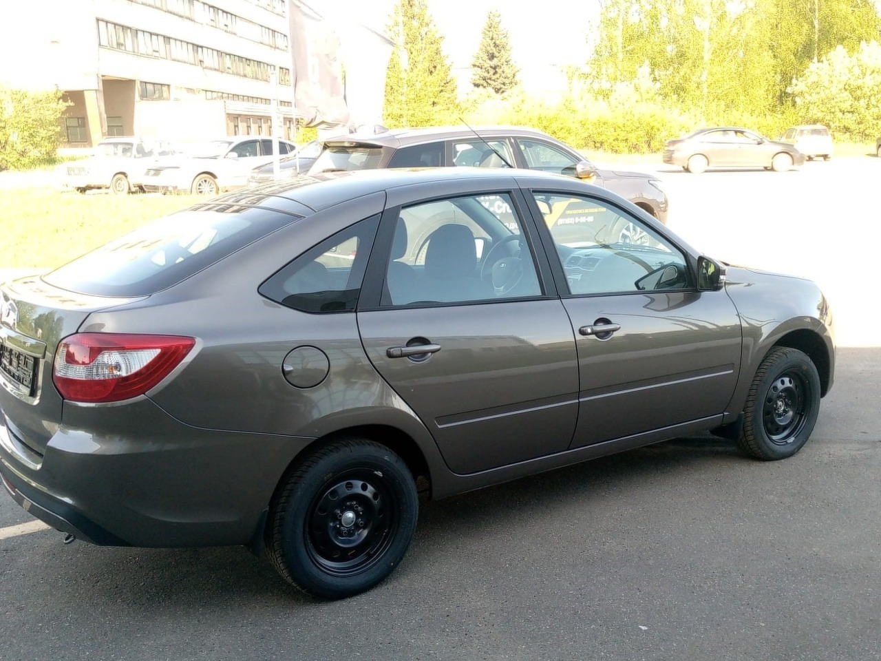 Легковой автотранспорт - LADA Granta 1.6 MT (90 л.с.)