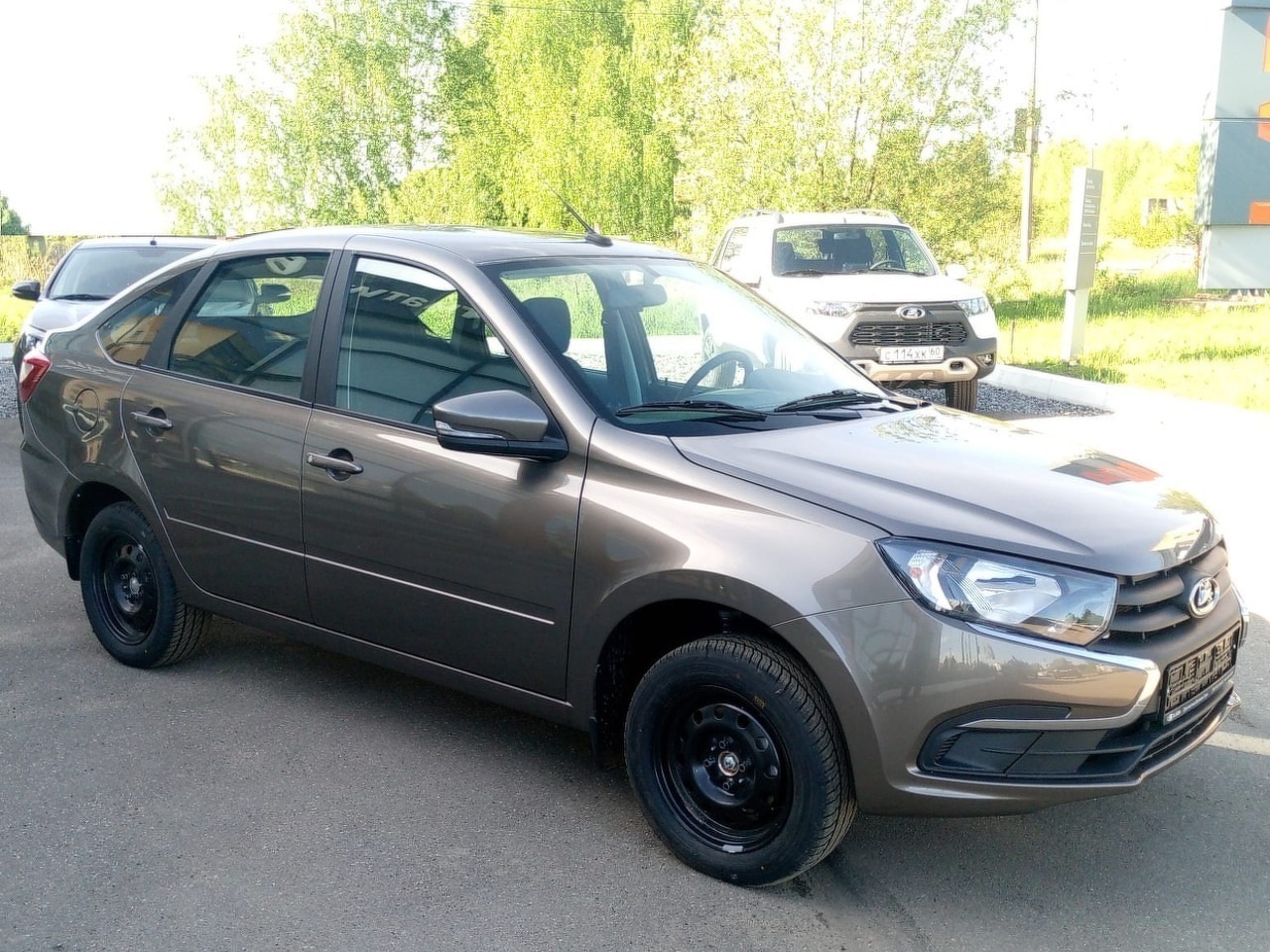 Легковой автотранспорт - LADA Granta 1.6 MT (90 л.с.)