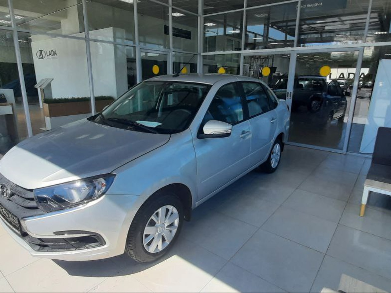 Легковой автотранспорт - LADA Granta 1.6 MT (90 л.с.)