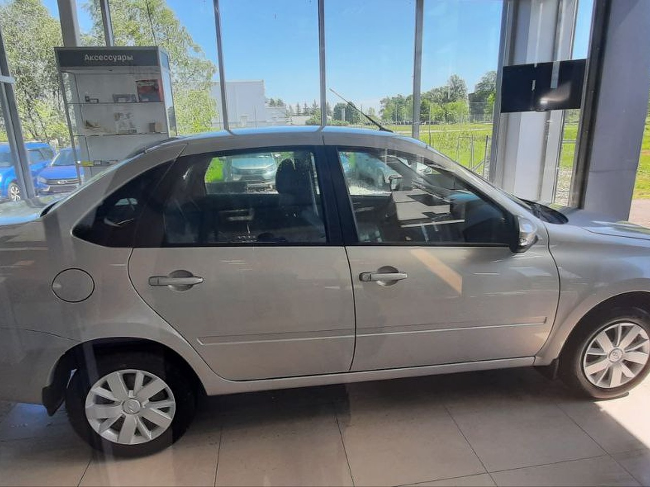 Легковой автотранспорт - LADA Granta 1.6 MT (90 л.с.)