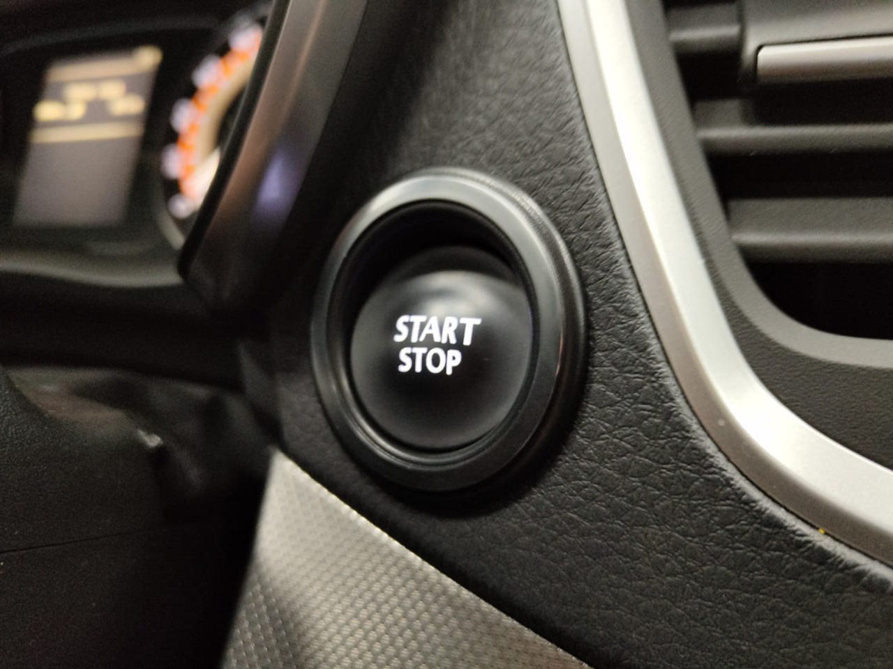 Легковой автотранспорт - Vesta 1.8 CVT (122 л.с.)
