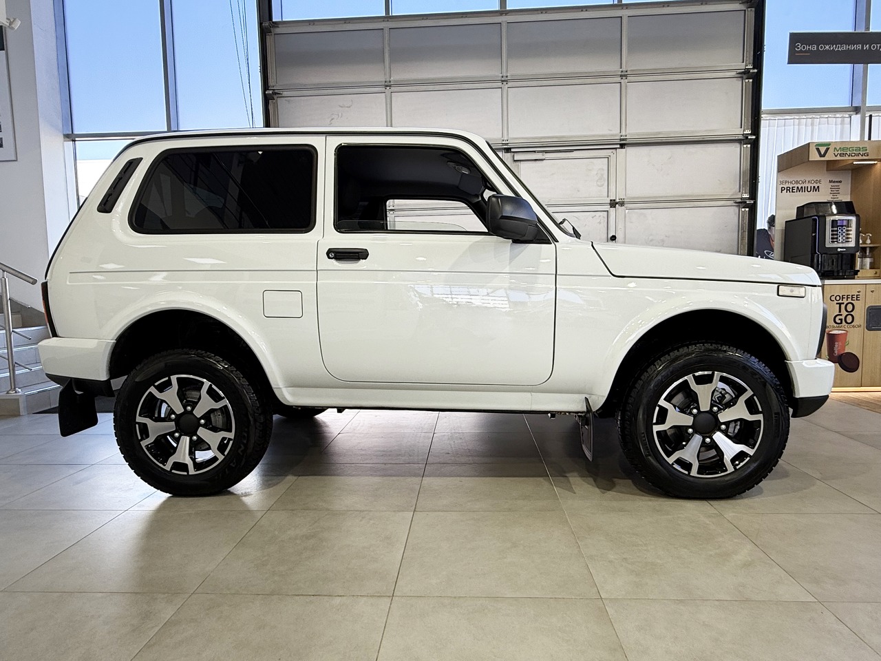 Легковой автотранспорт - LADA Niva Legend 1.7 MT (83 л.с.) 4WD