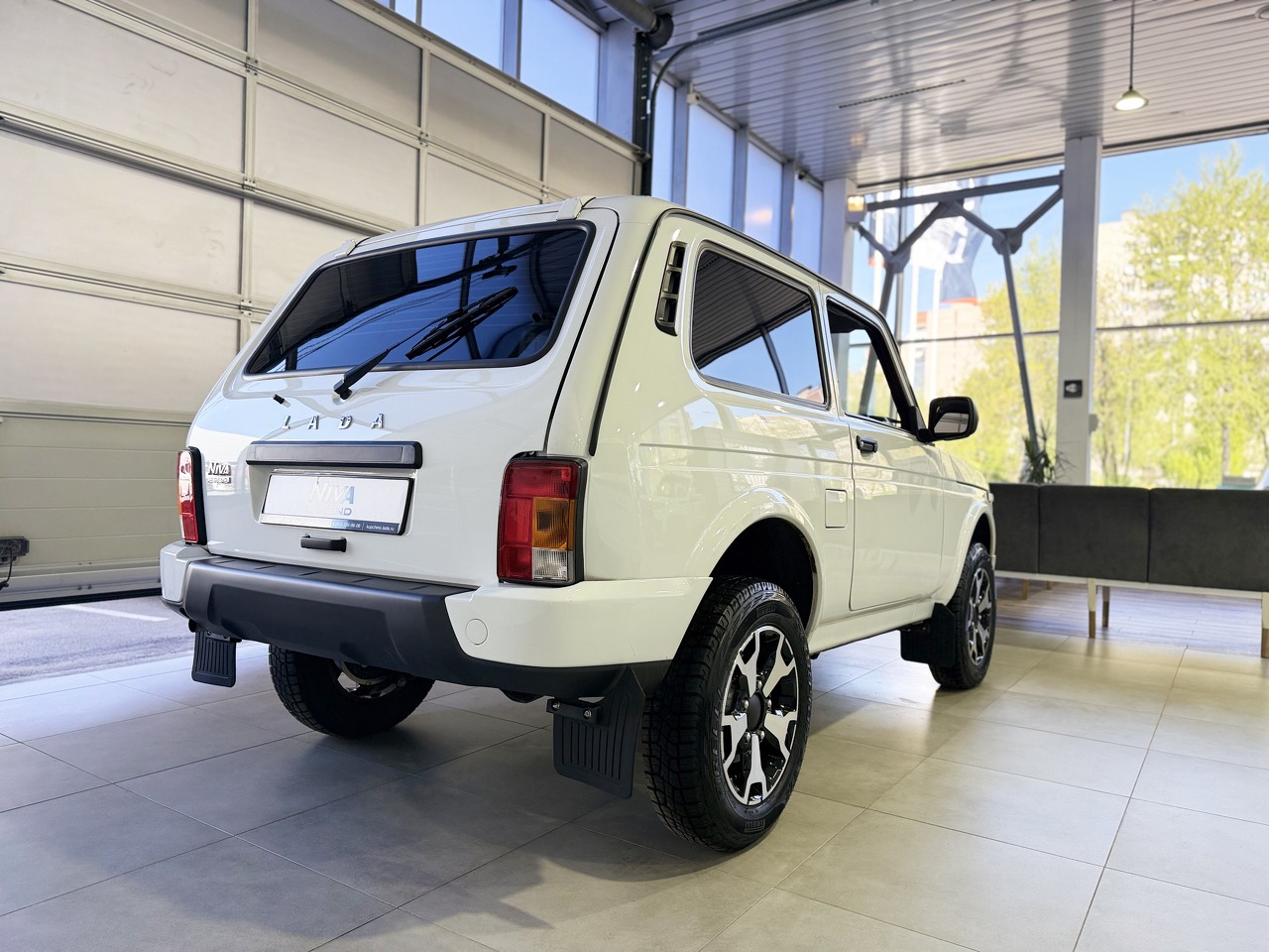 Легковой автотранспорт - LADA Niva Legend 1.7 MT (83 л.с.) 4WD