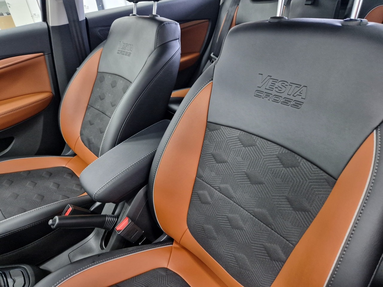 Легковой автотранспорт - LADA Vesta SW Cross 1.6 MT (106 л.с.)