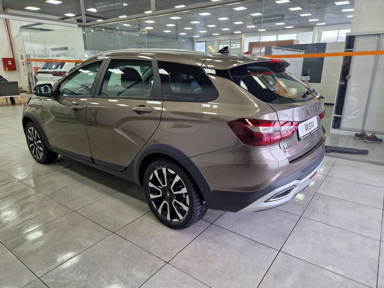 Легковой автотранспорт - LADA Vesta SW Cross 1.6 MT (106 л.с.)