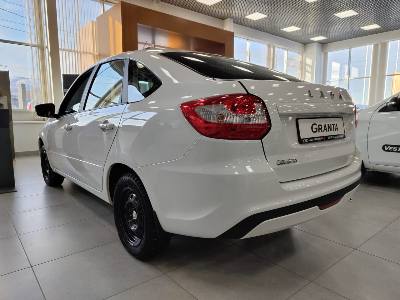 Легковой автотранспорт - Granta 1.6 MT (90 л.с.)