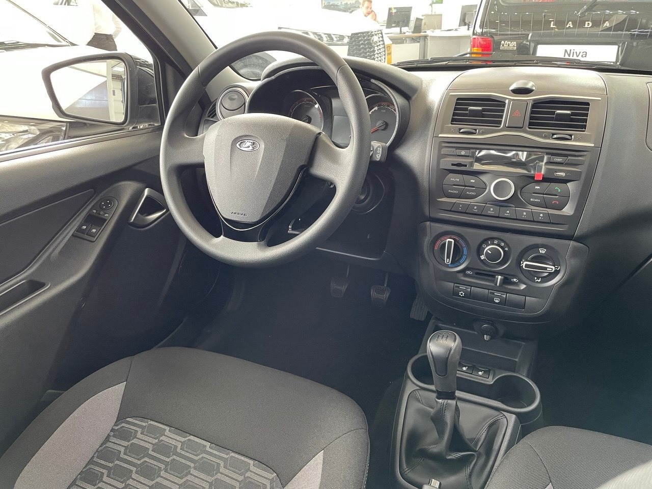 Легковой автотранспорт - LADA Granta Cross 1.6 MT (90 л.с.)