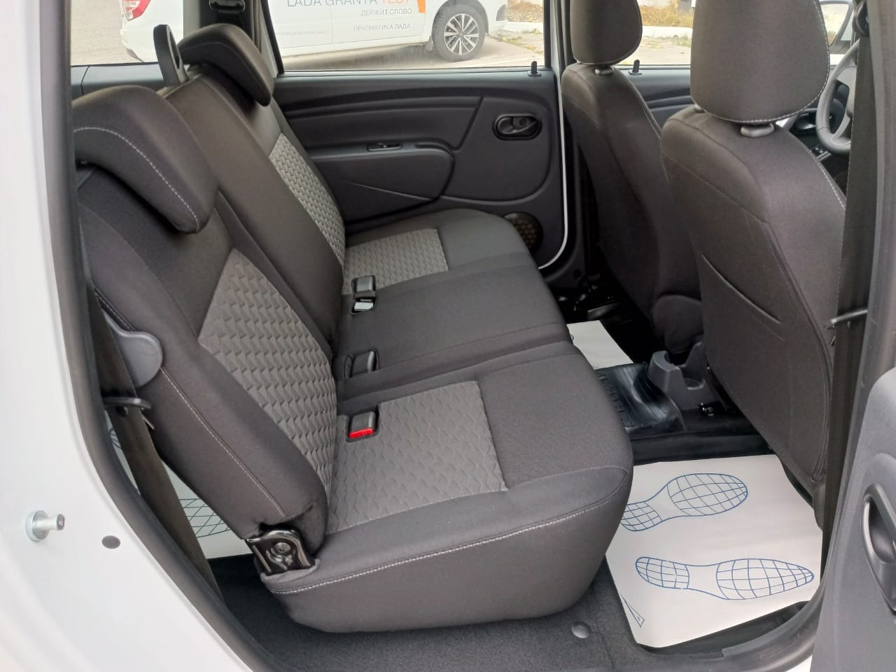 Легковой автотранспорт - LADA Largus 1.6 MT (90 л.с.)