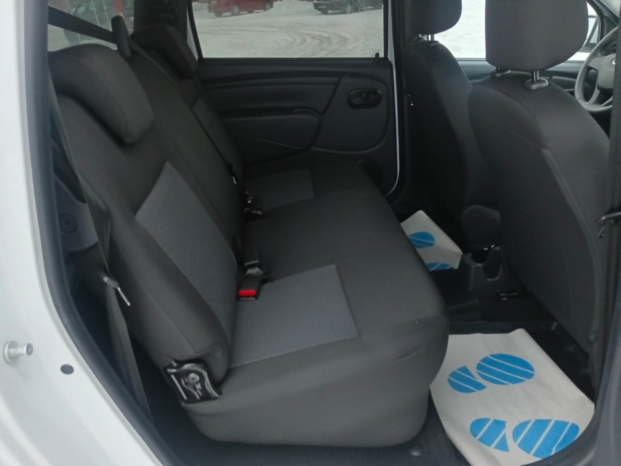 Легковой автотранспорт - LADA Largus 1.6 MT (90 л.с.)