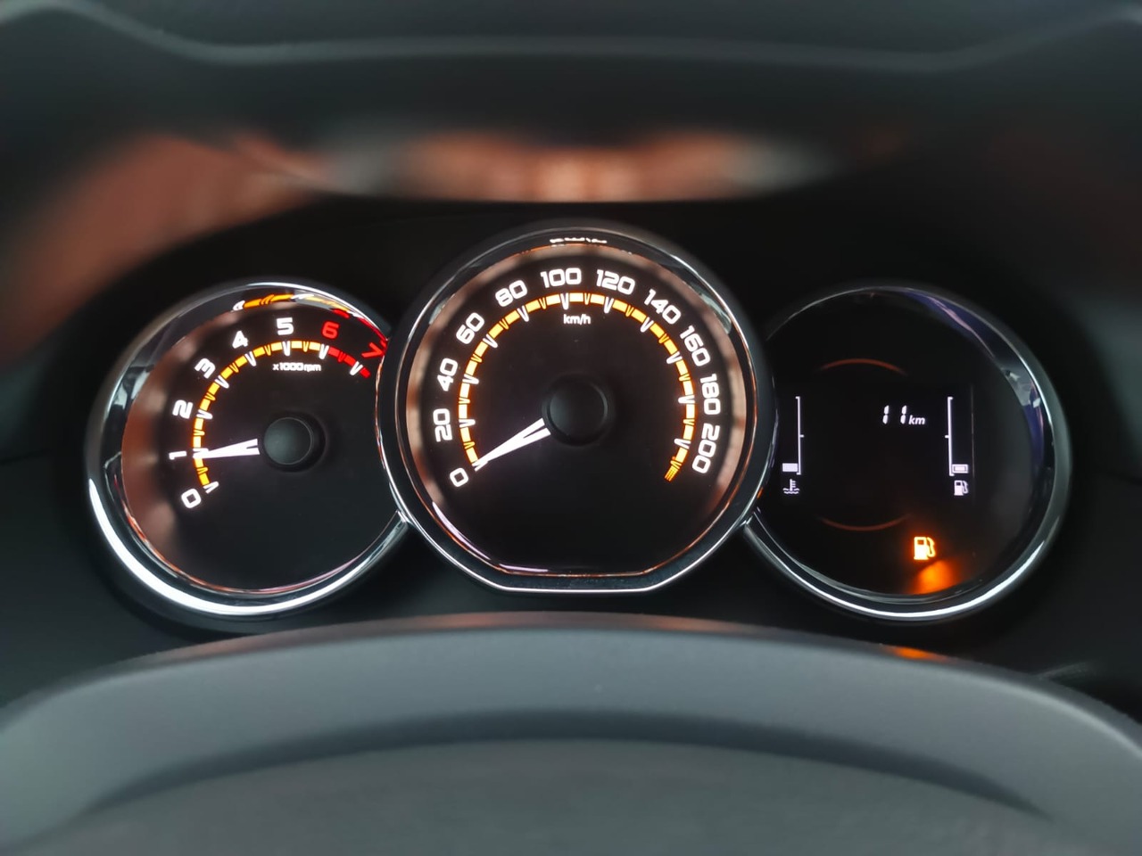 Легковой автотранспорт - LADA Largus 1.6 MT (90 л.с.)